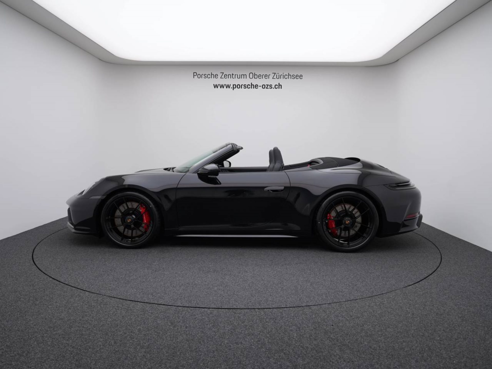 PORSCHE 911 Carrera GTS Cabriolet-image-1