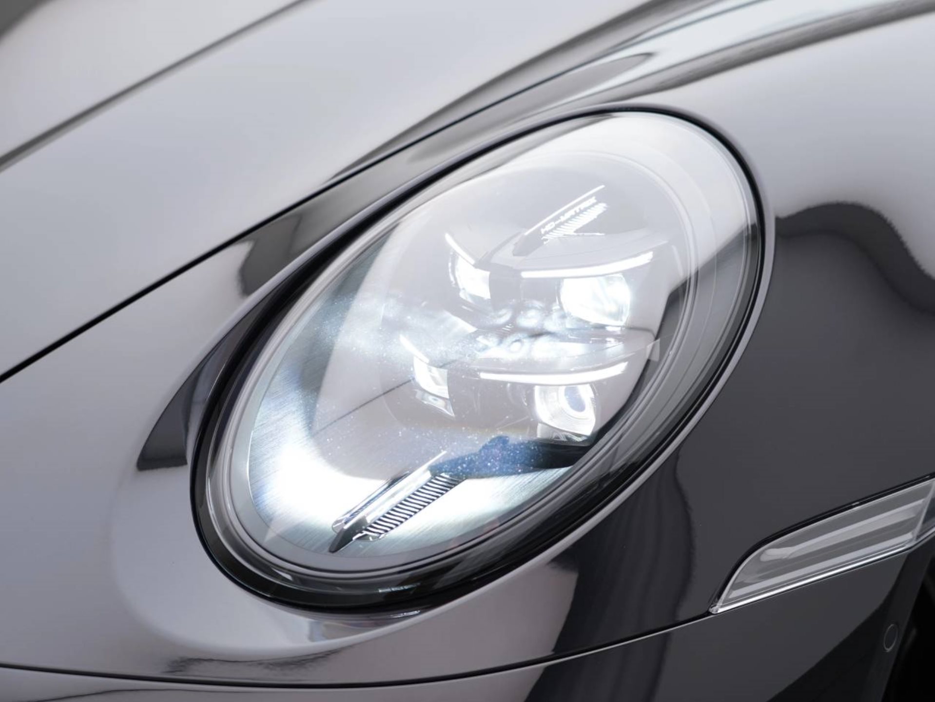 PORSCHE 911 Carrera GTS Cabriolet-image-12