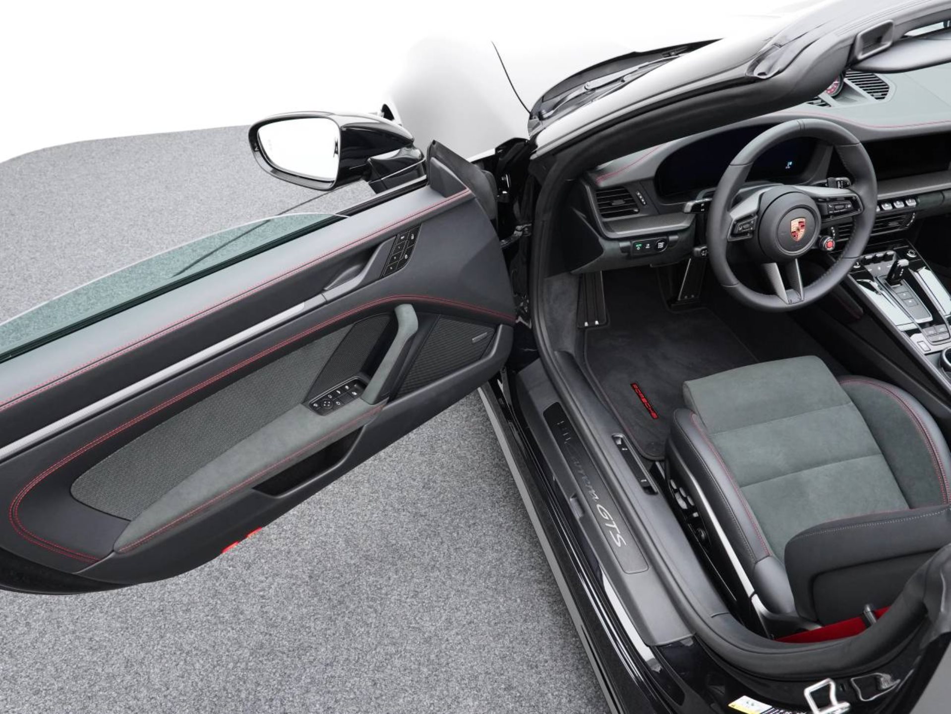 PORSCHE 911 Carrera GTS Cabriolet-image-3