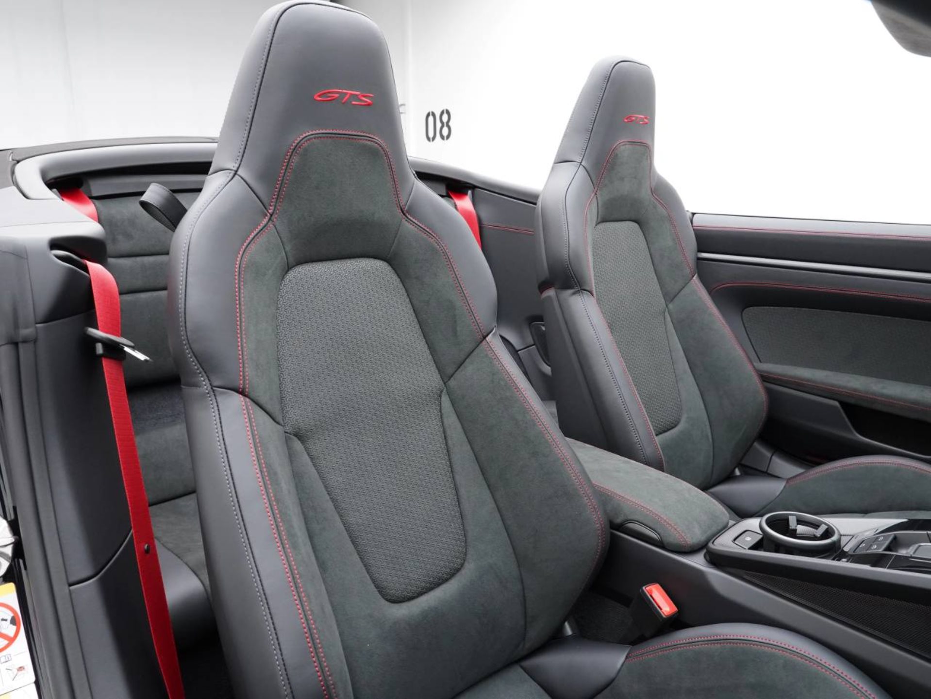 PORSCHE 911 Carrera GTS Cabriolet-image-25