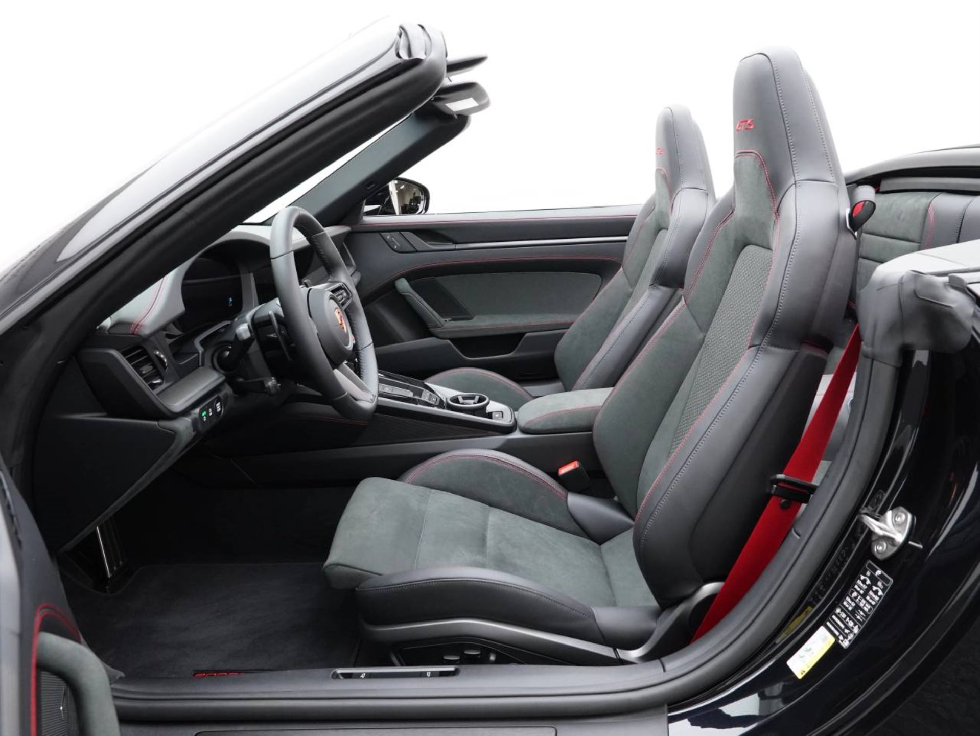 PORSCHE 911 Carrera GTS Cabriolet-image-4
