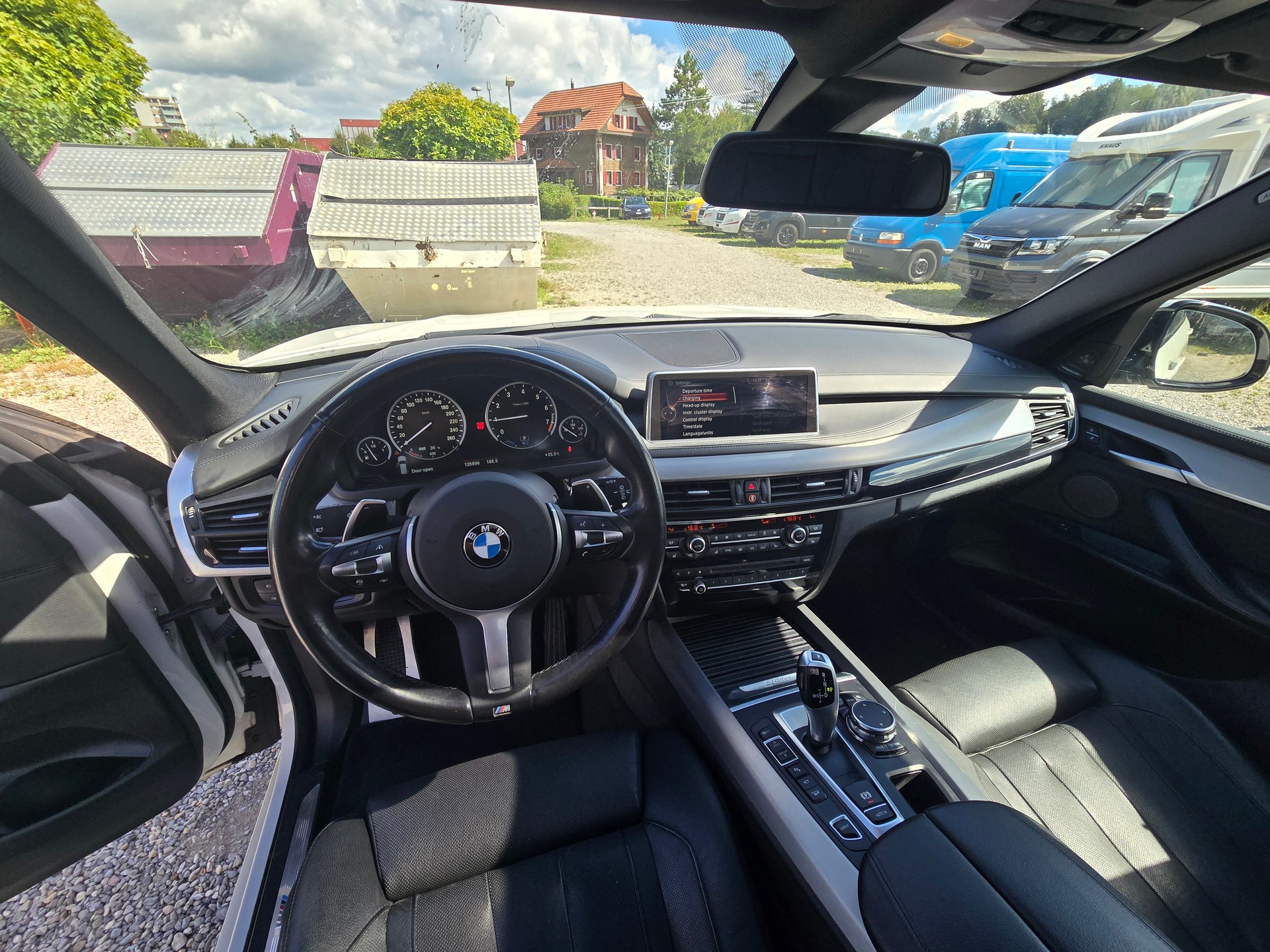 BMW 40e xDrive-image-1
