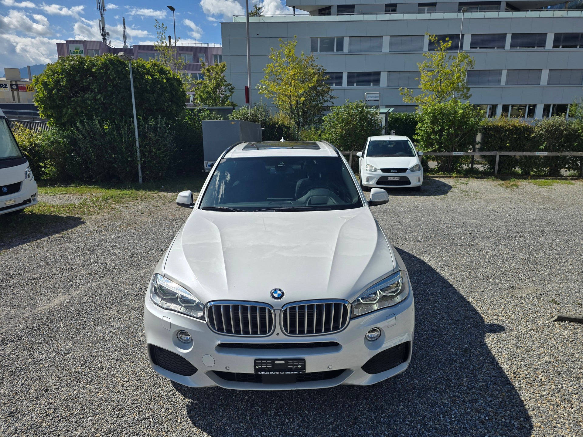 BMW 40e xDrive-image-0