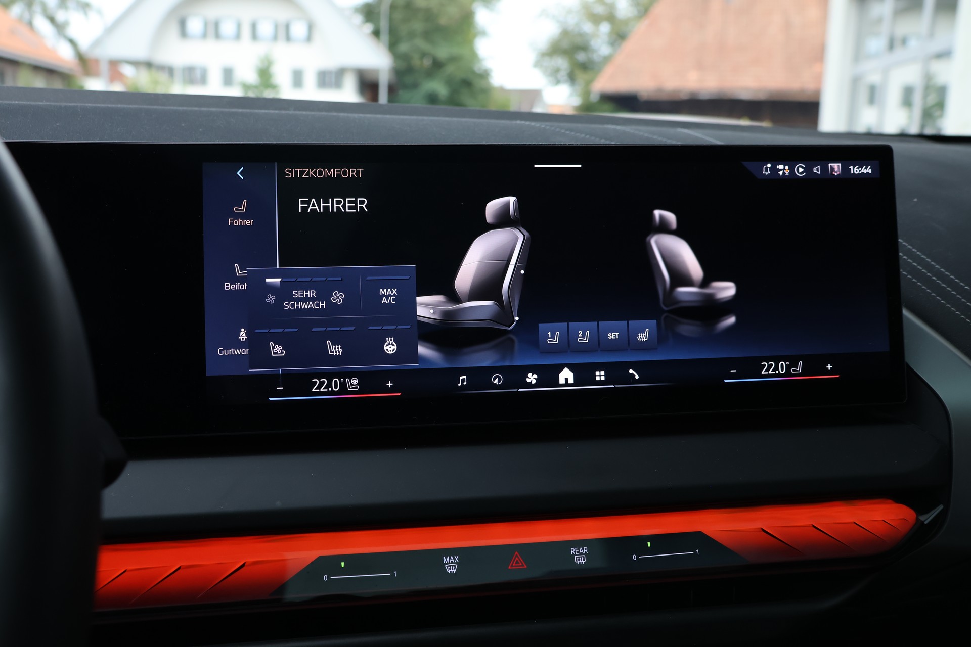 BMW X3 xDrive 30e M Sport Pro (CH) + 2.0T AHK-image-32