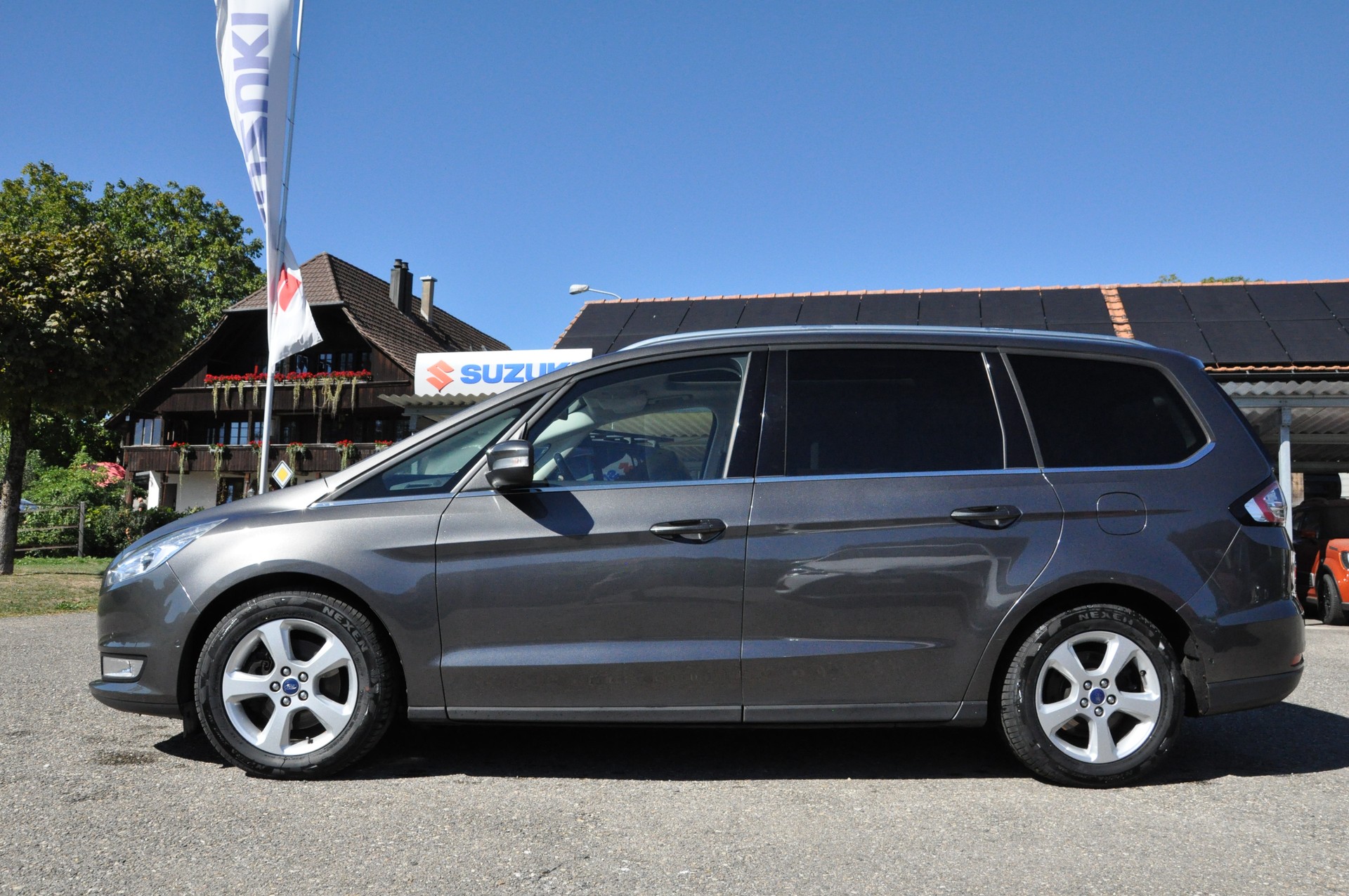 FORD Galaxy 2.0 TDCi Titanium AWD PowerShift-image-2