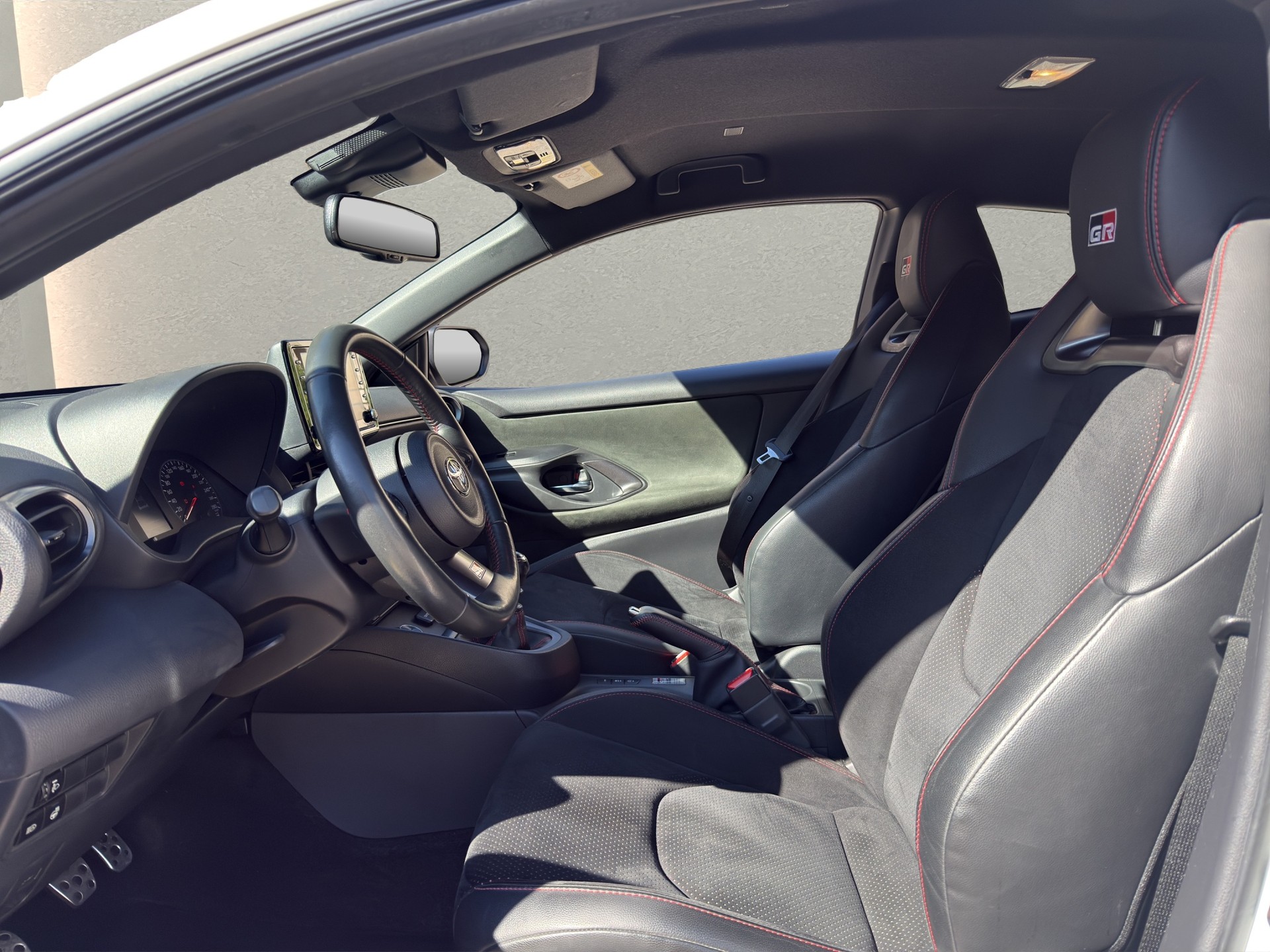 TOYOTA Yaris 1.6 GR Sport-image-8