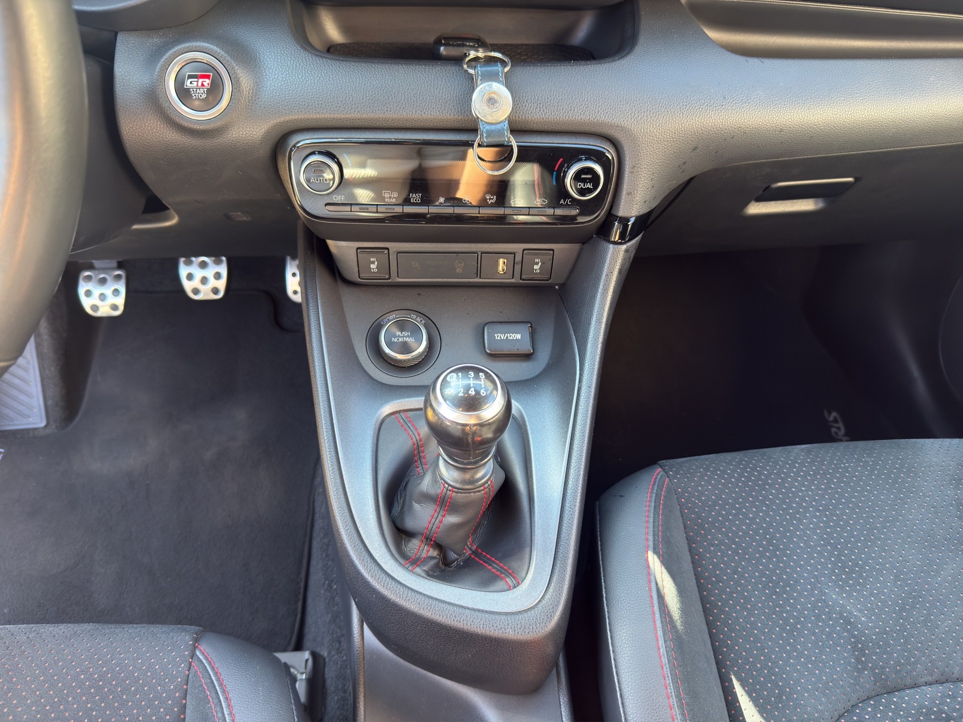 TOYOTA Yaris 1.6 GR Sport-image-11