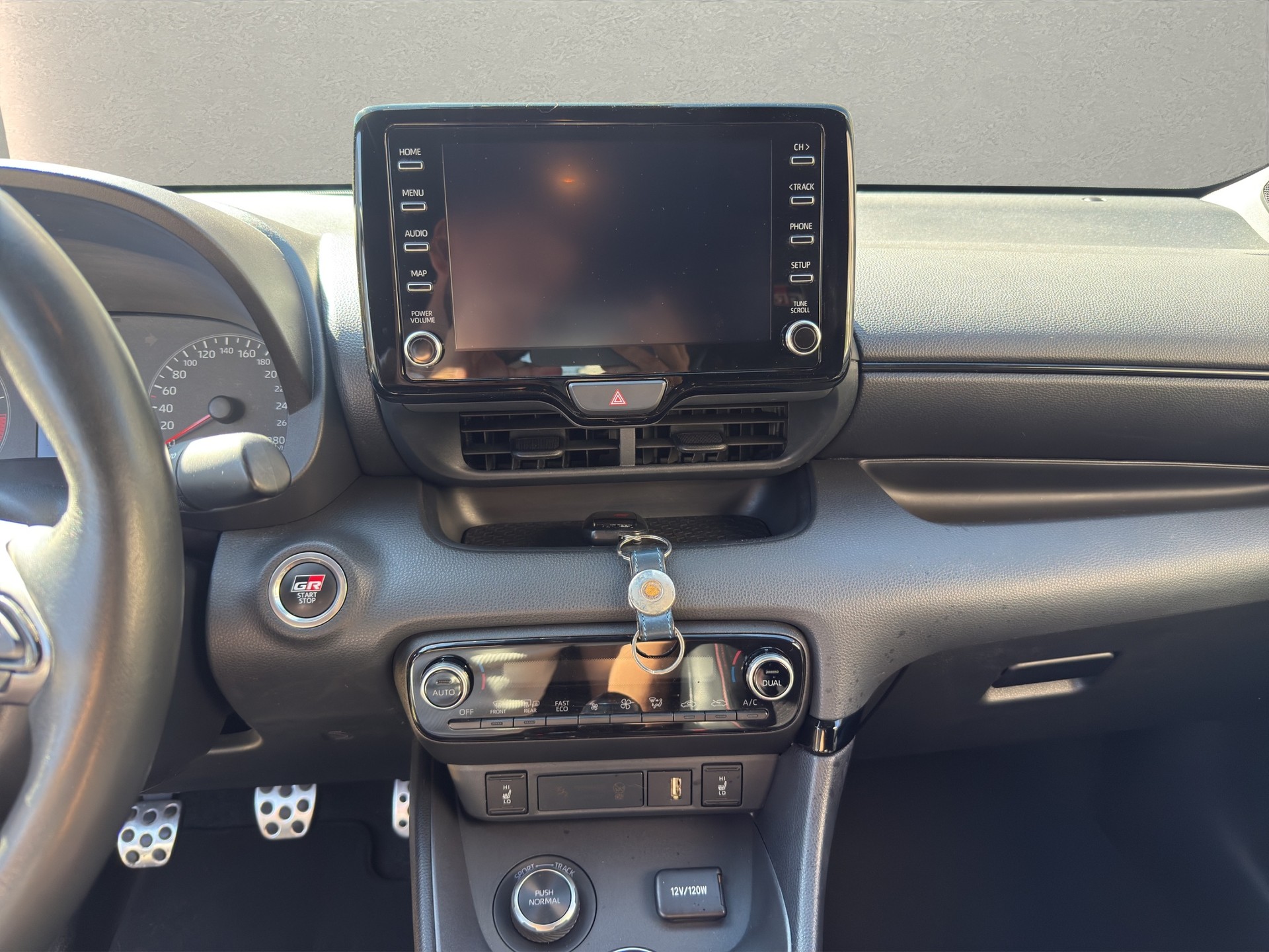 TOYOTA Yaris 1.6 GR Sport-image-10