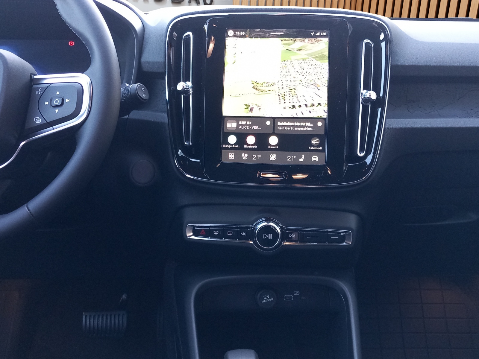 VOLVO EX40 Twin Plus AWD-image-19