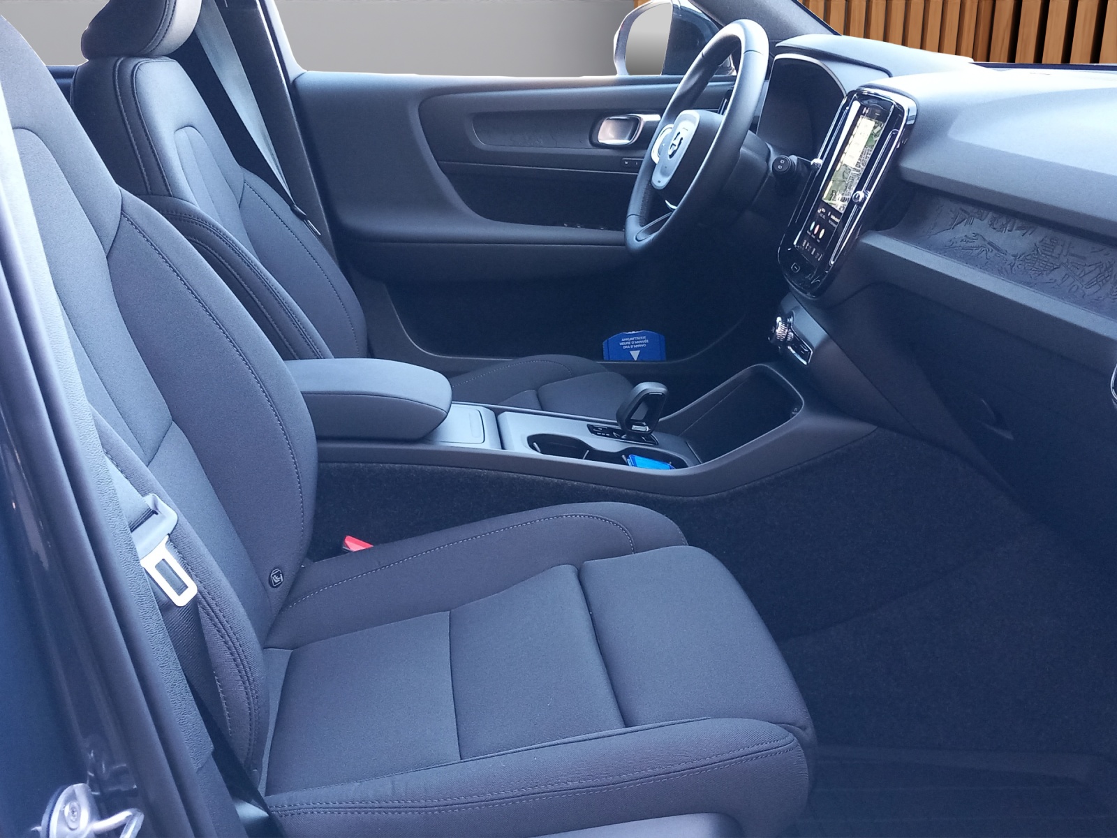 VOLVO EX40 Twin Plus AWD-image-11