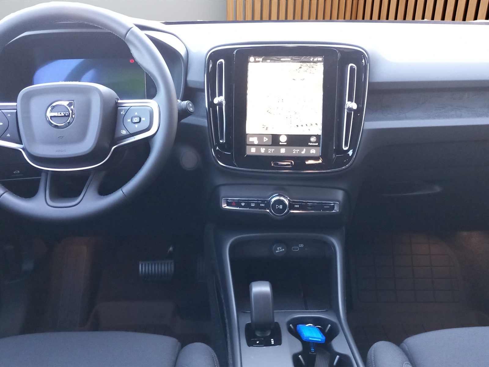 VOLVO EX40 Twin Plus AWD-image-14