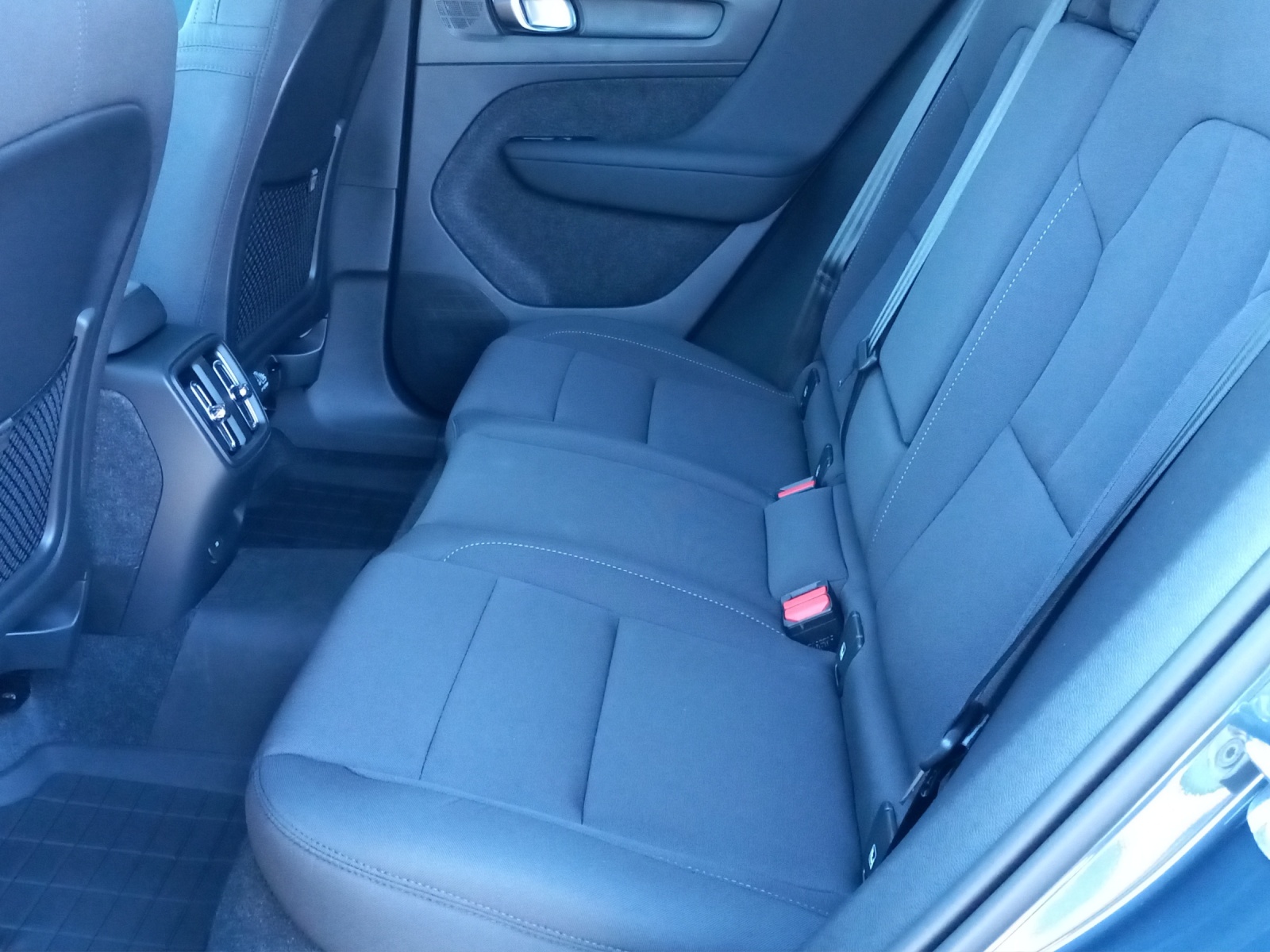VOLVO EX40 Twin Plus AWD-image-8