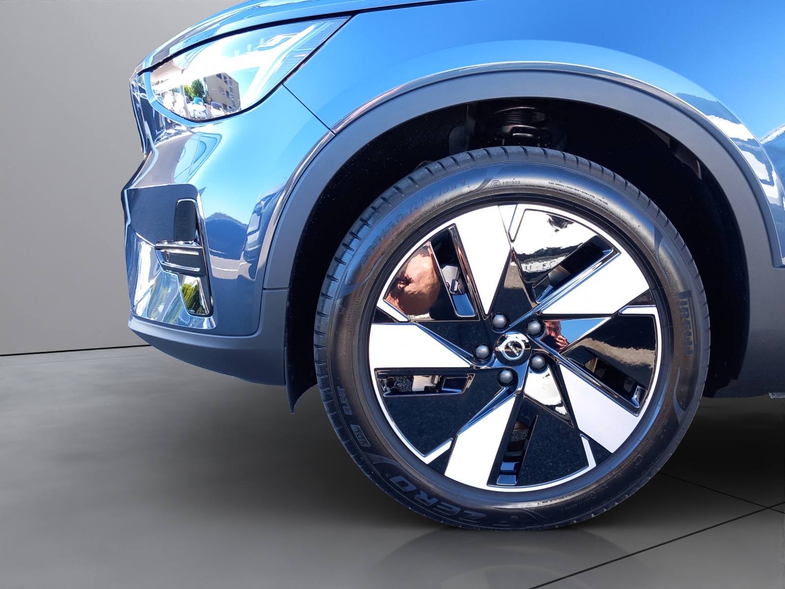 VOLVO EX40 Twin Plus AWD-image-18