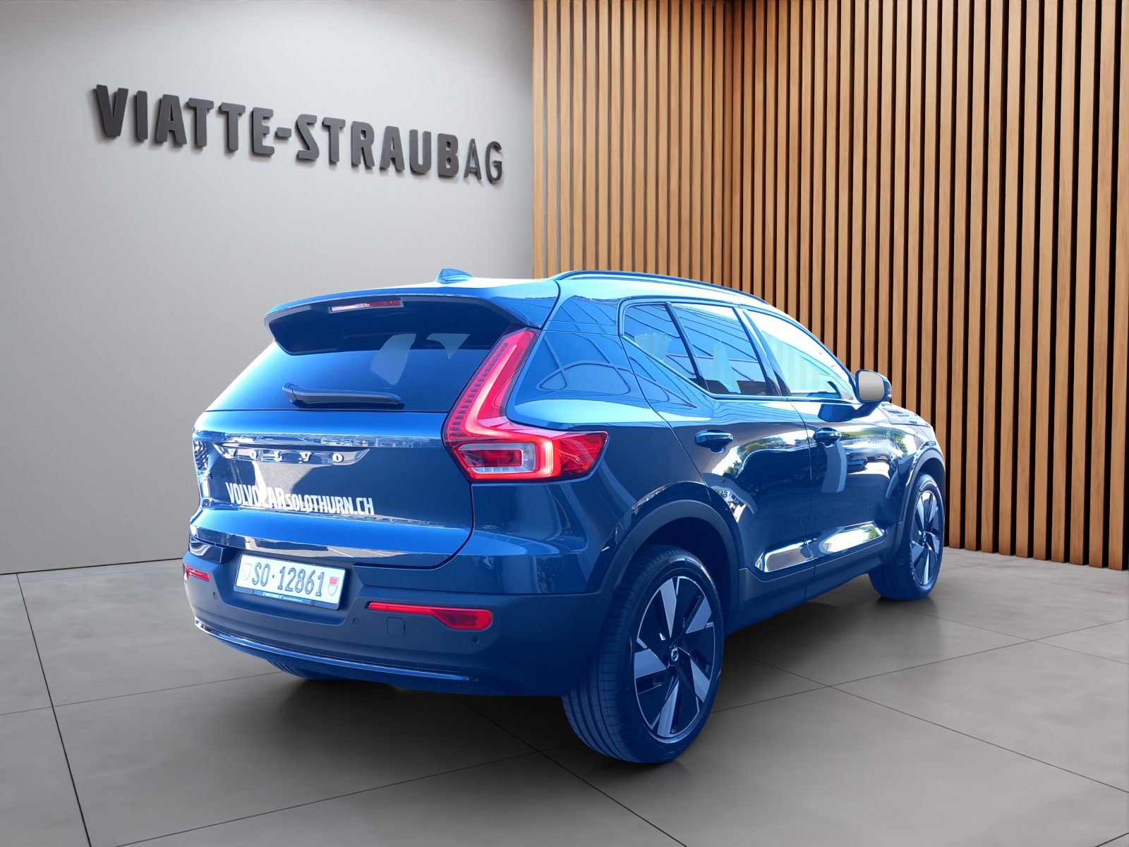 VOLVO EX40 Twin Plus AWD-image-4