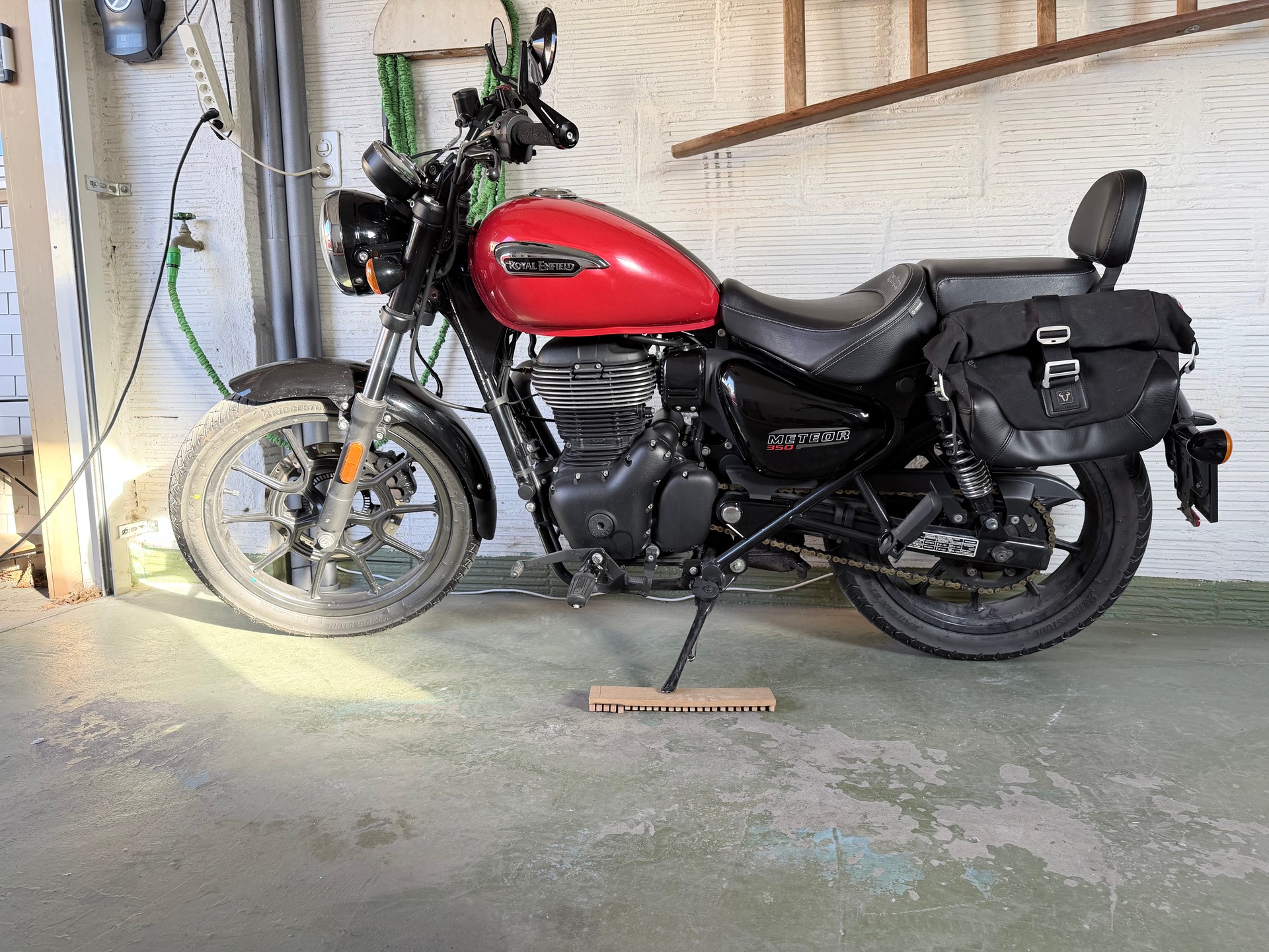 ROYAL ENFIELD METEOR 350