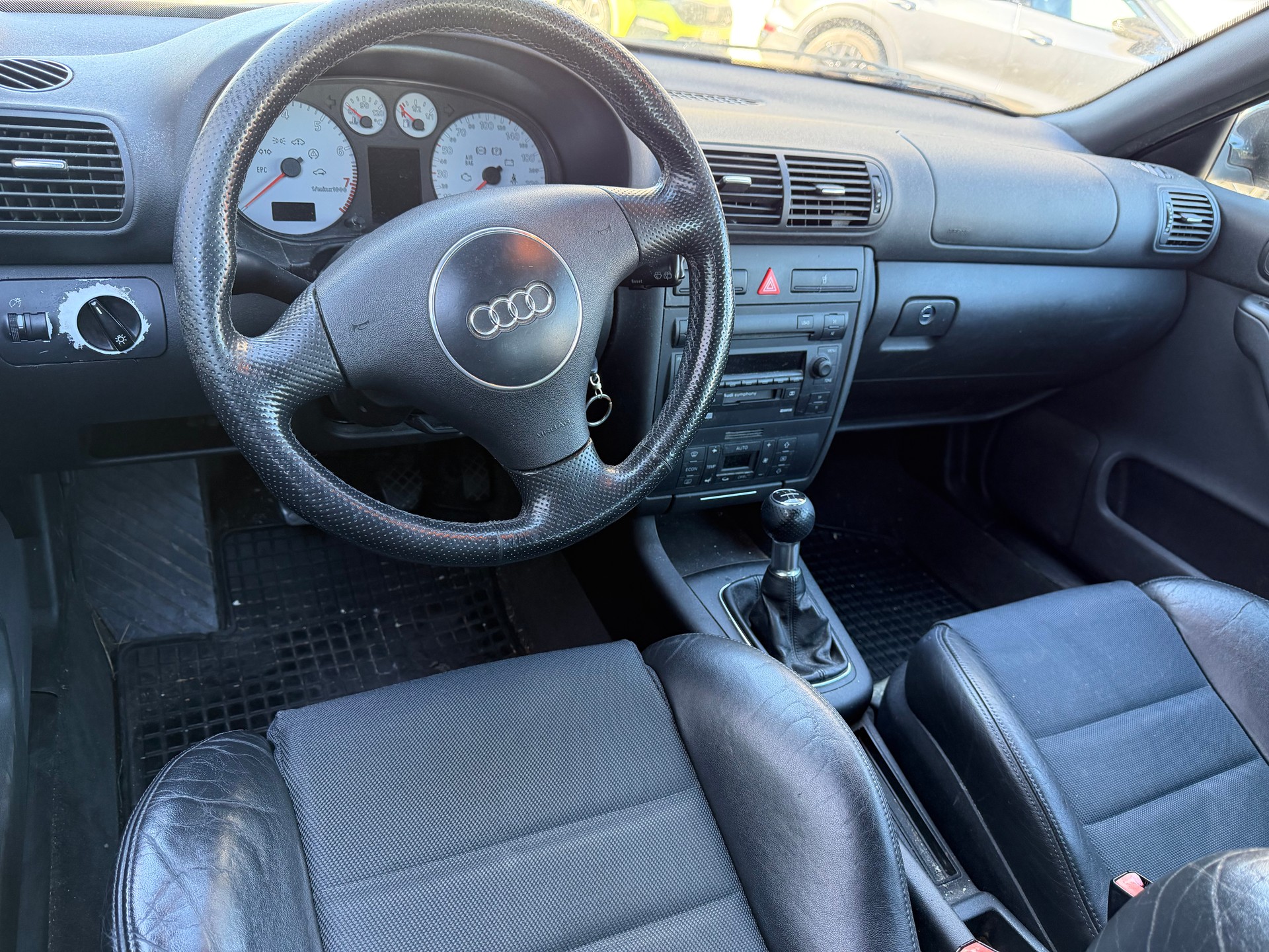 AUDI A3 1.8 T Ambiente-image-10