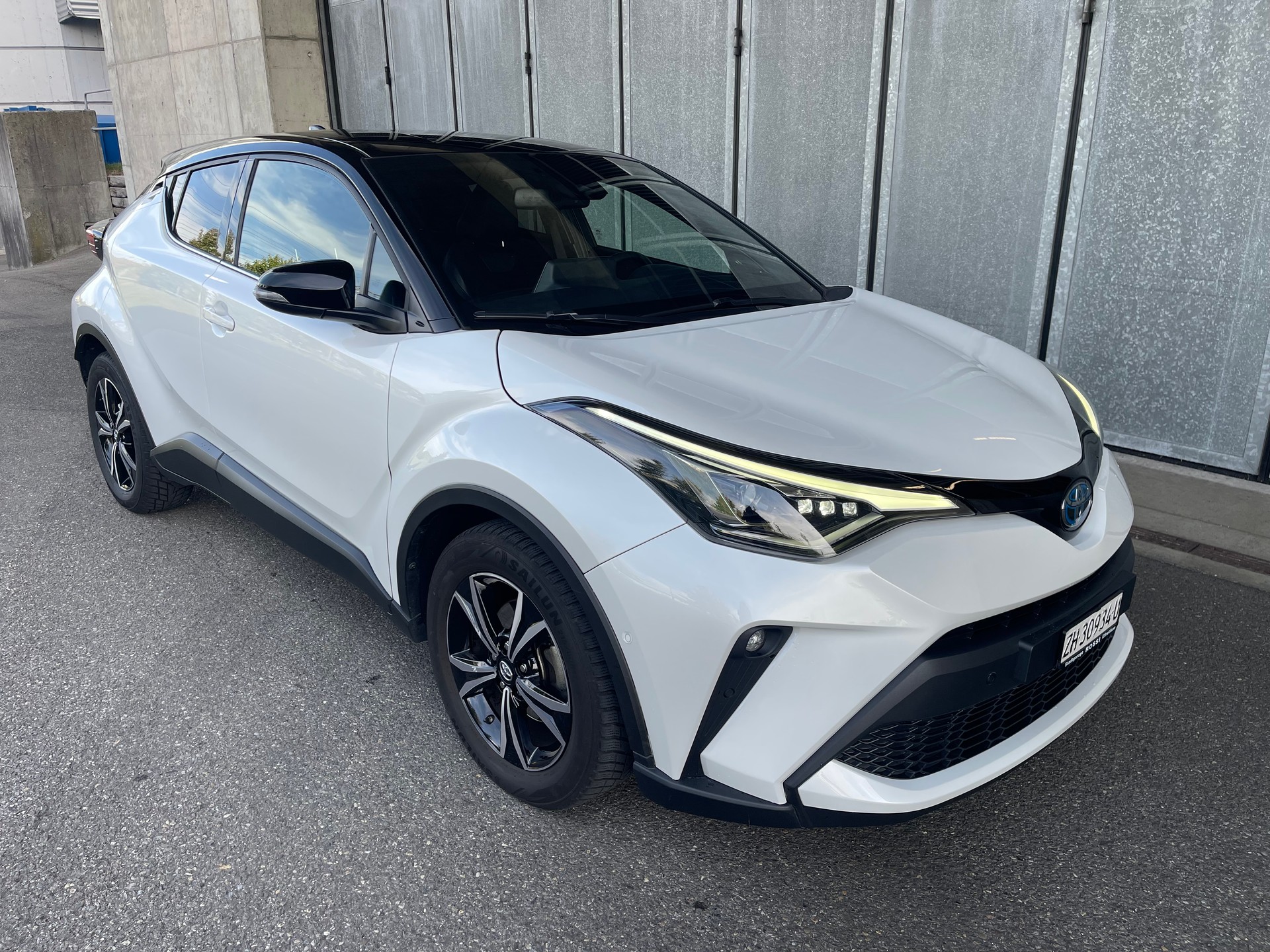 TOYOTA C-HR 2.0 VVTi HSD Move-image-0