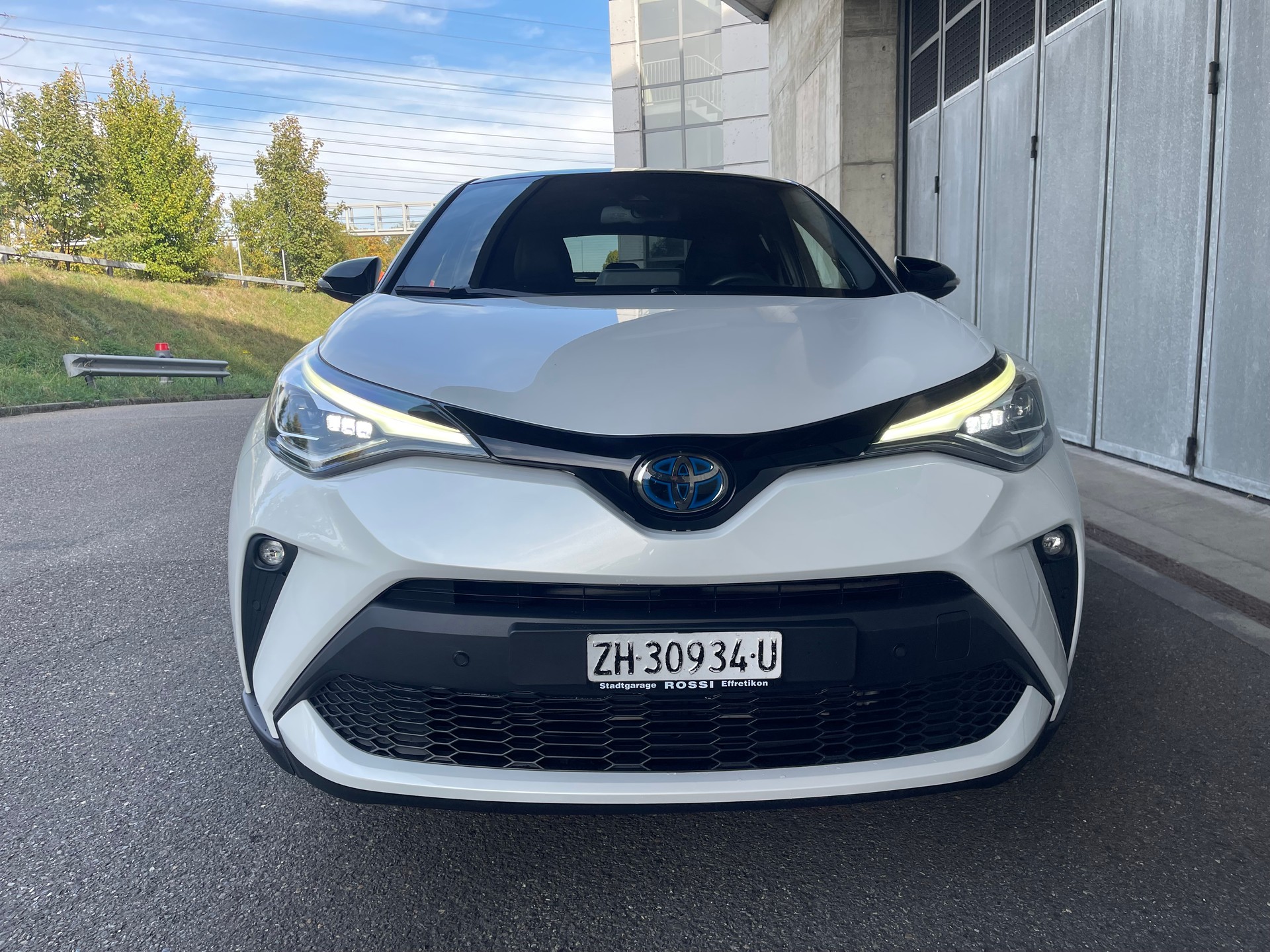 TOYOTA C-HR 2.0 VVTi HSD Move-image-2