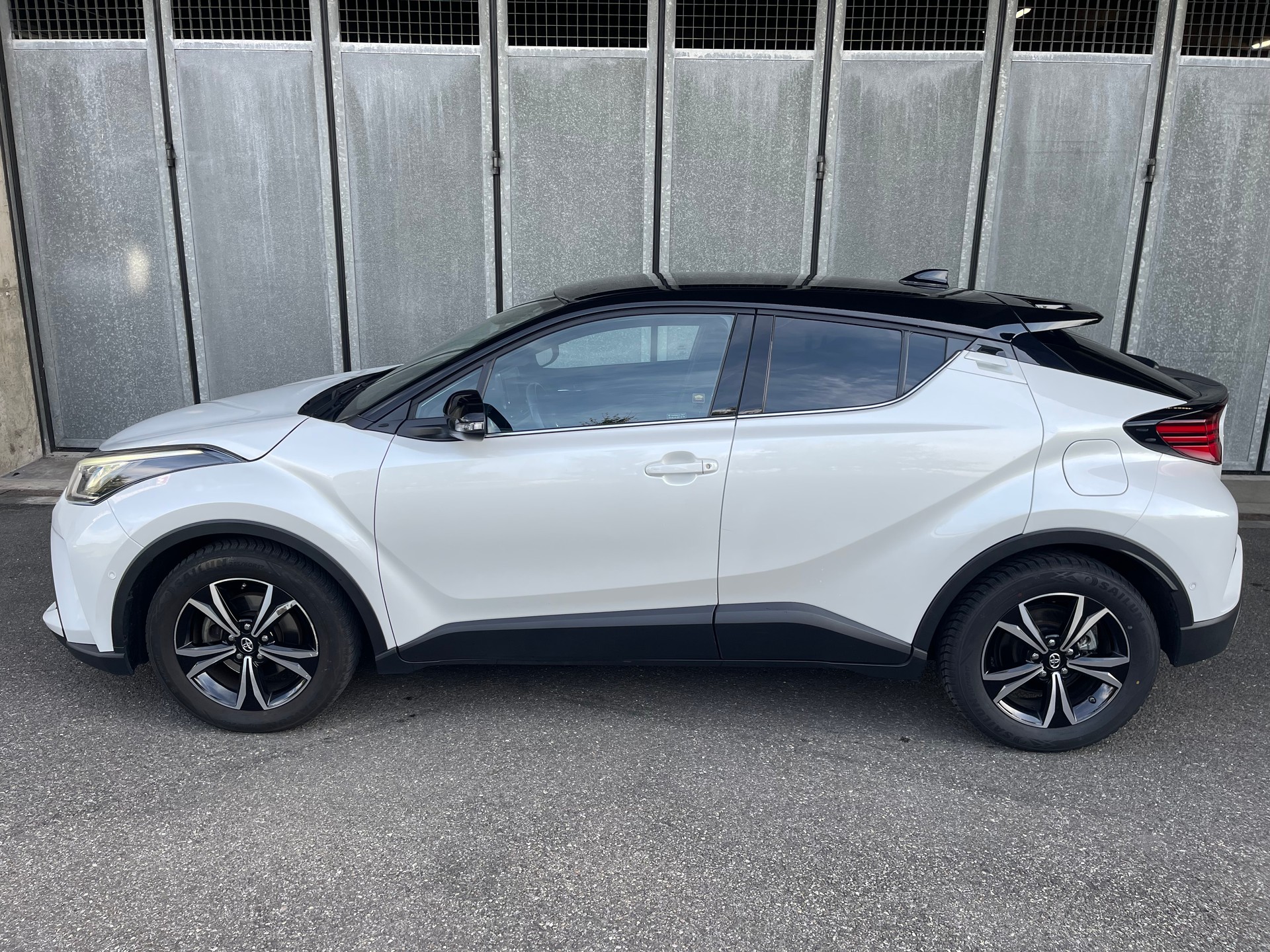 TOYOTA C-HR 2.0 VVTi HSD Move-image-6
