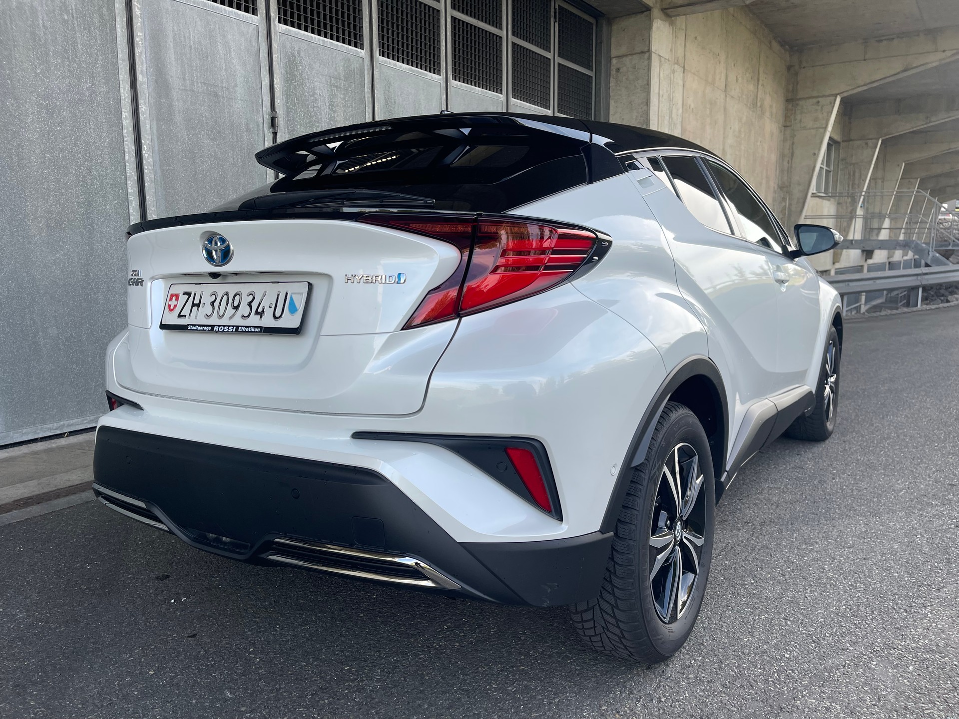 TOYOTA C-HR 2.0 VVTi HSD Move-image-3