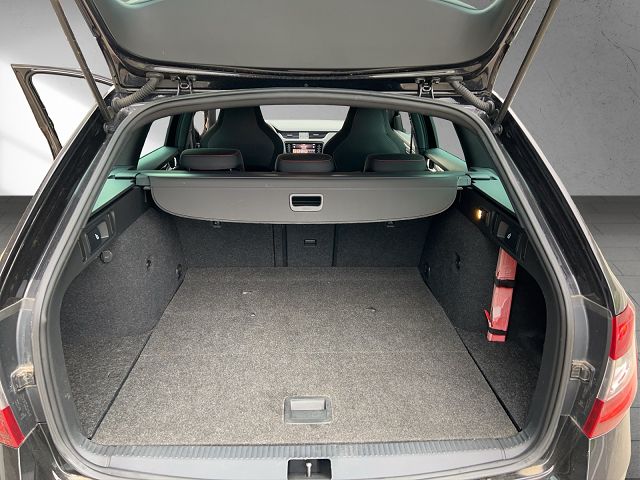SKODA Octavia Combi 2.0 TDI RS Prag 4x4 DSG-image-11