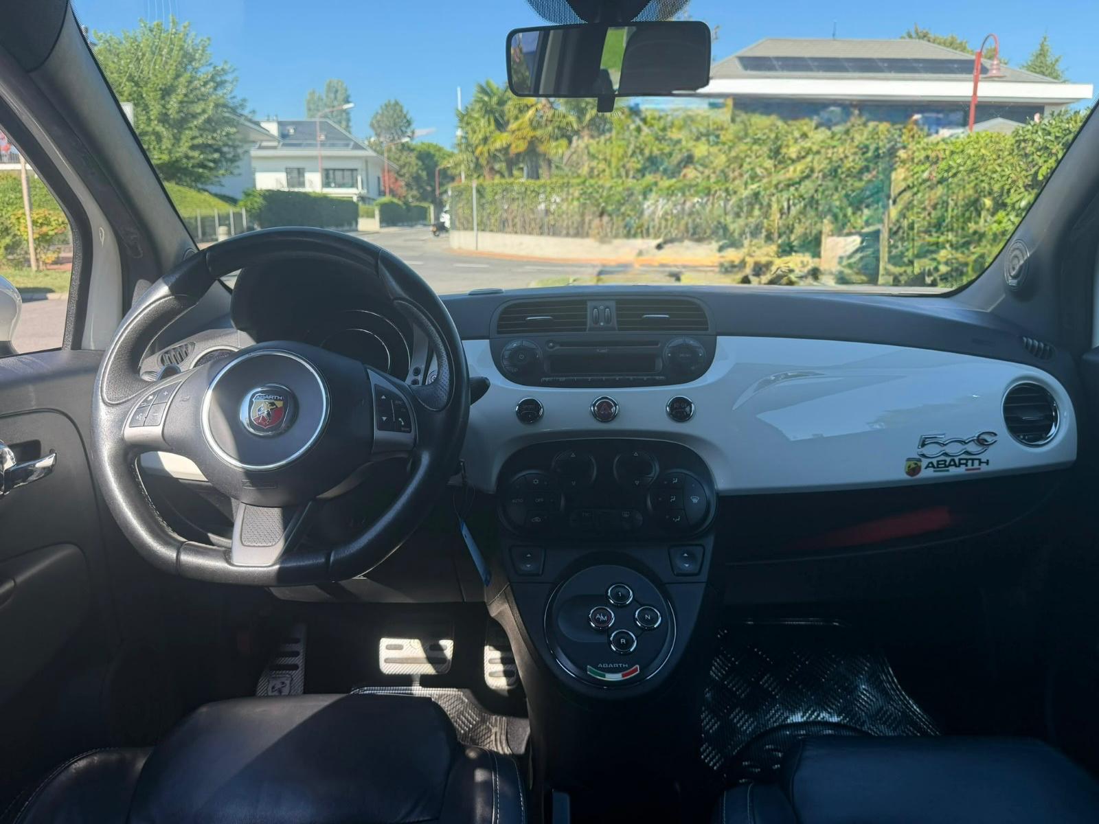 FIAT 500C 1.4 16V Turbo Abarth Dualogic-image-13