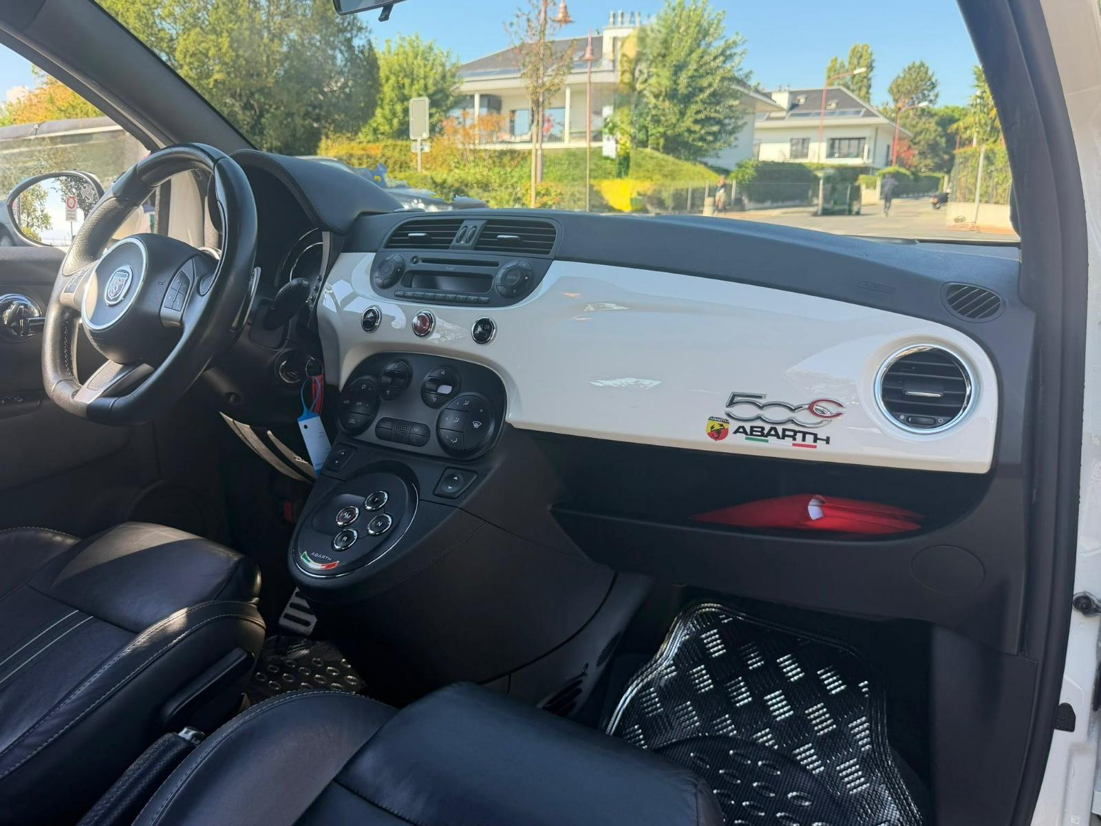FIAT 500C 1.4 16V Turbo Abarth Dualogic-image-14