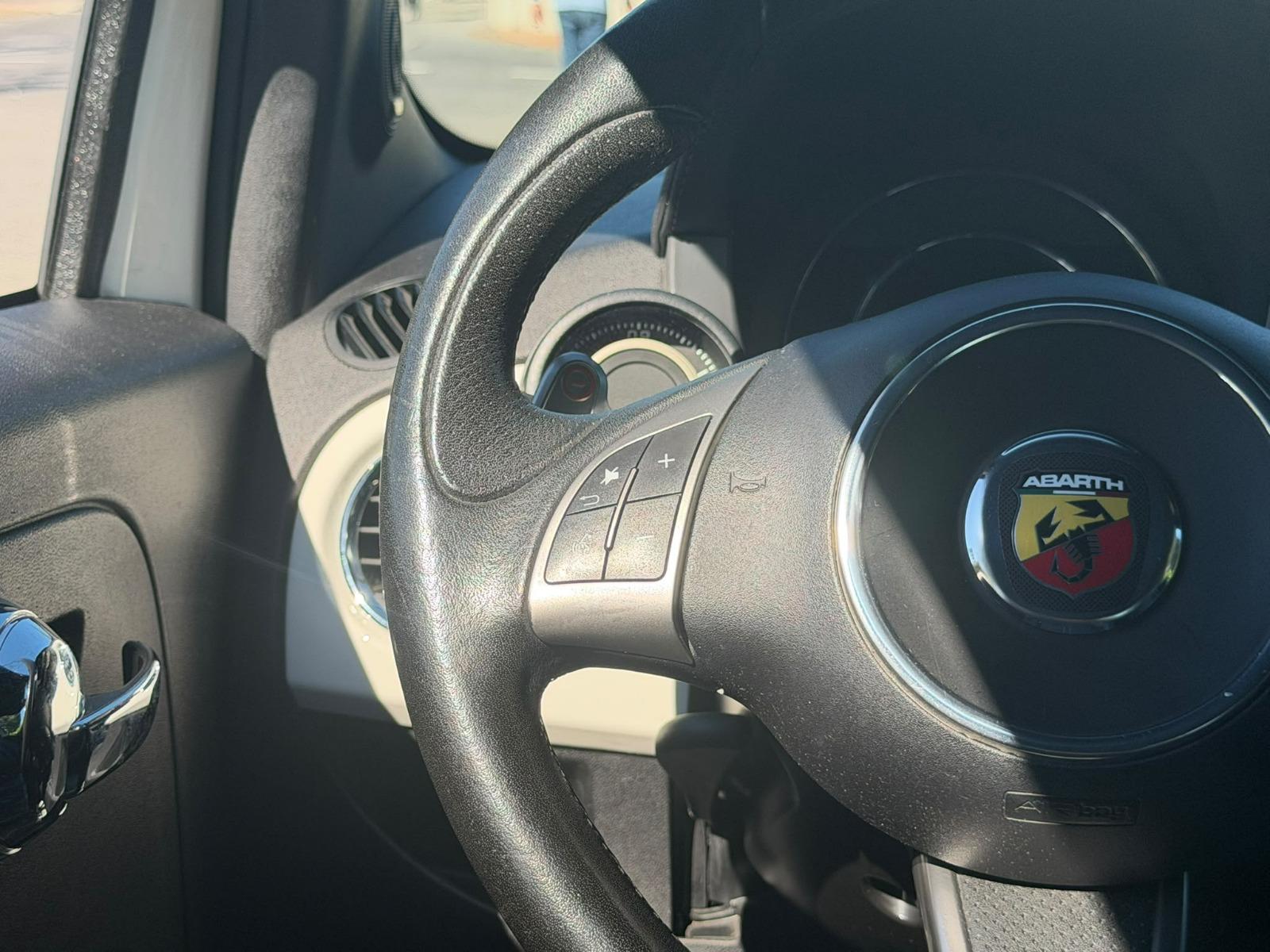 FIAT 500C 1.4 16V Turbo Abarth Dualogic-image-16
