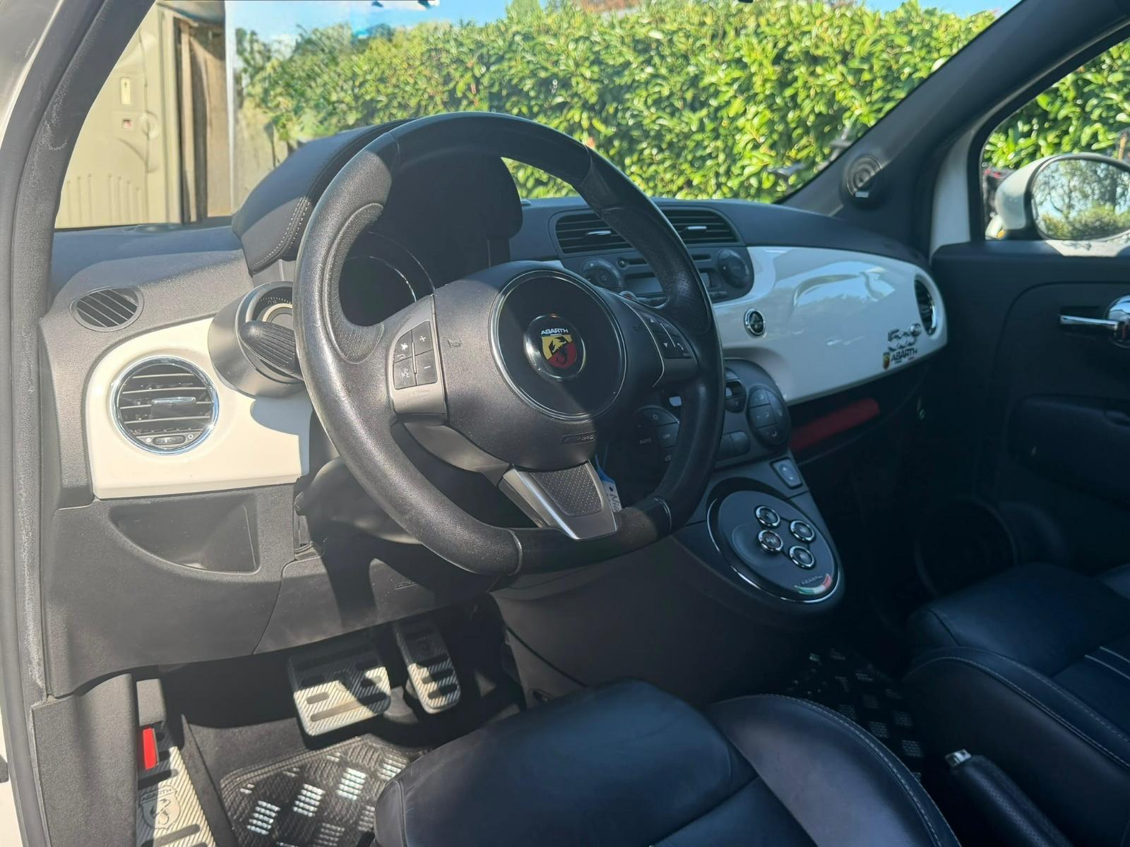 FIAT 500C 1.4 16V Turbo Abarth Dualogic-image-12