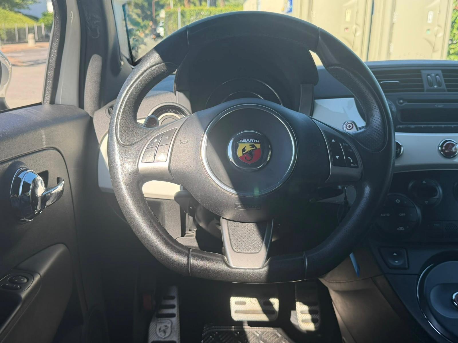 FIAT 500C 1.4 16V Turbo Abarth Dualogic-image-15