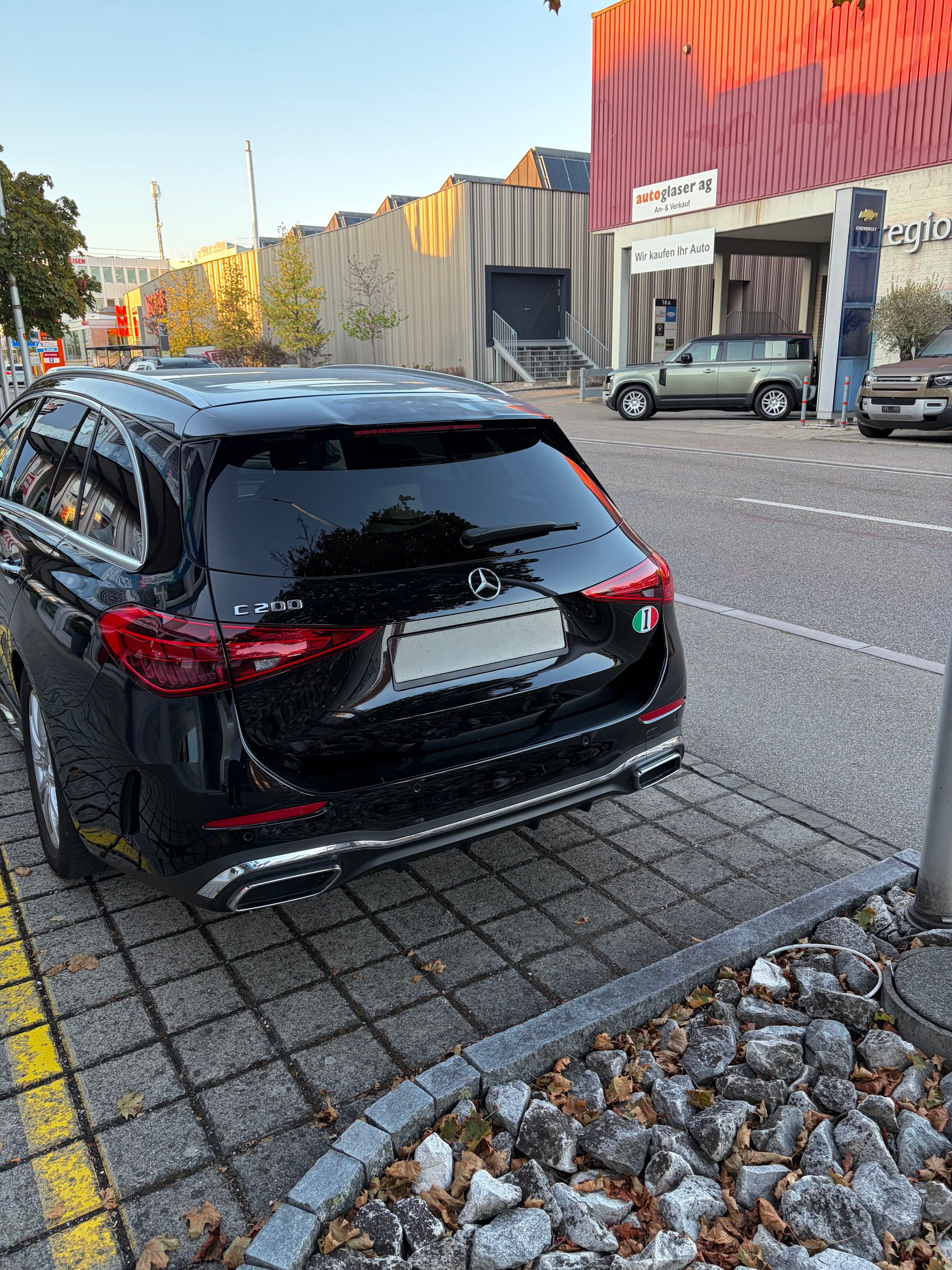 MERCEDES-BENZ C 200T AMG Line CH- Fahrzeug mit Gratisservice bis 80000 km oder bis 09.2027-image-1