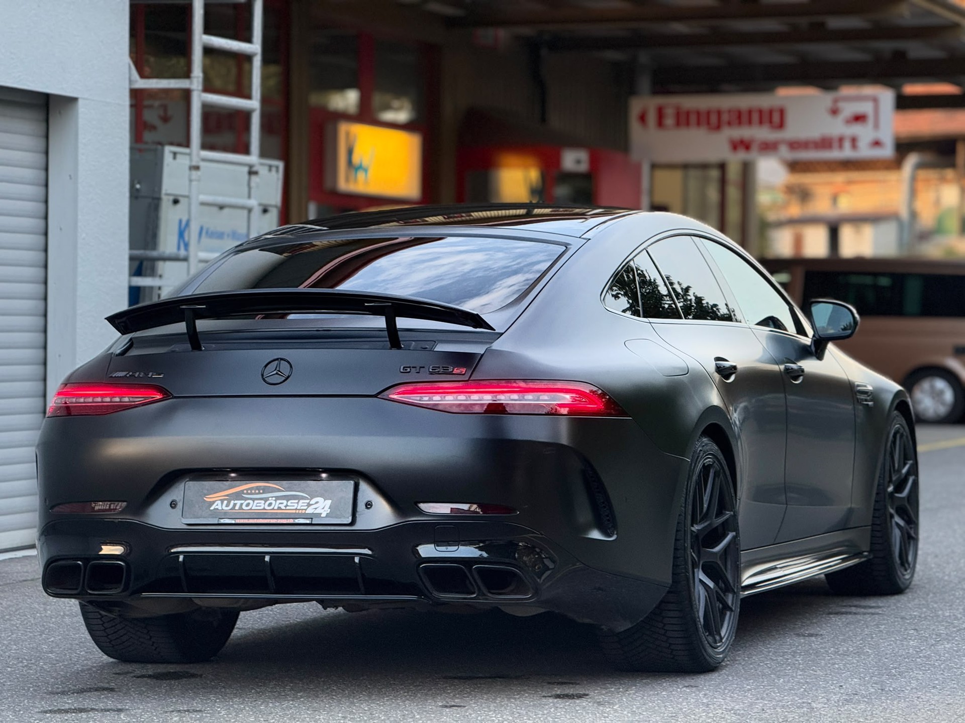 MERCEDES-BENZ AMG GT 63 S 4matic+-image-4