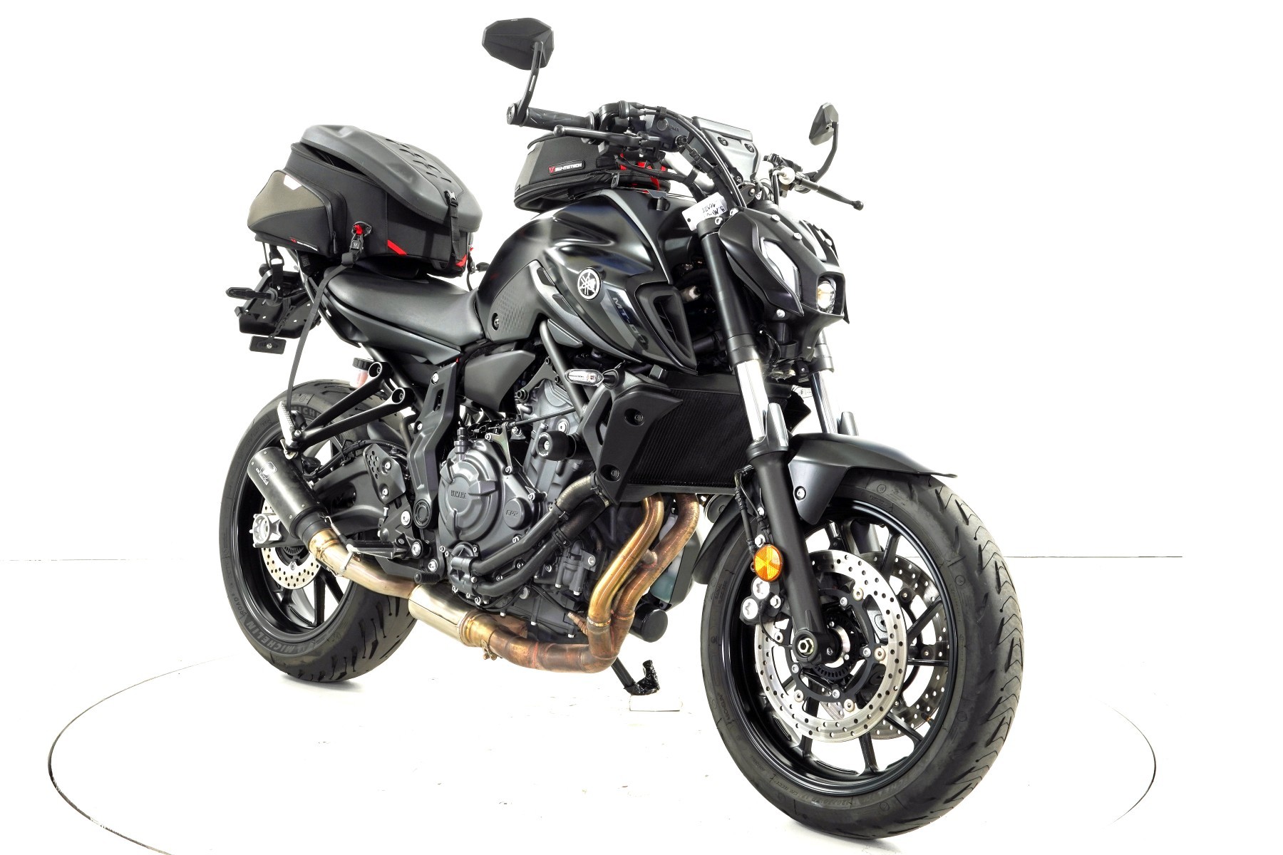 YAMAHA MT-07 ABS-showroom-element-1