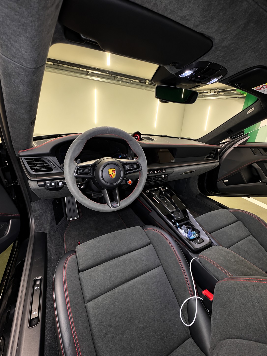 PORSCHE Carrera GTS PDK-image-1