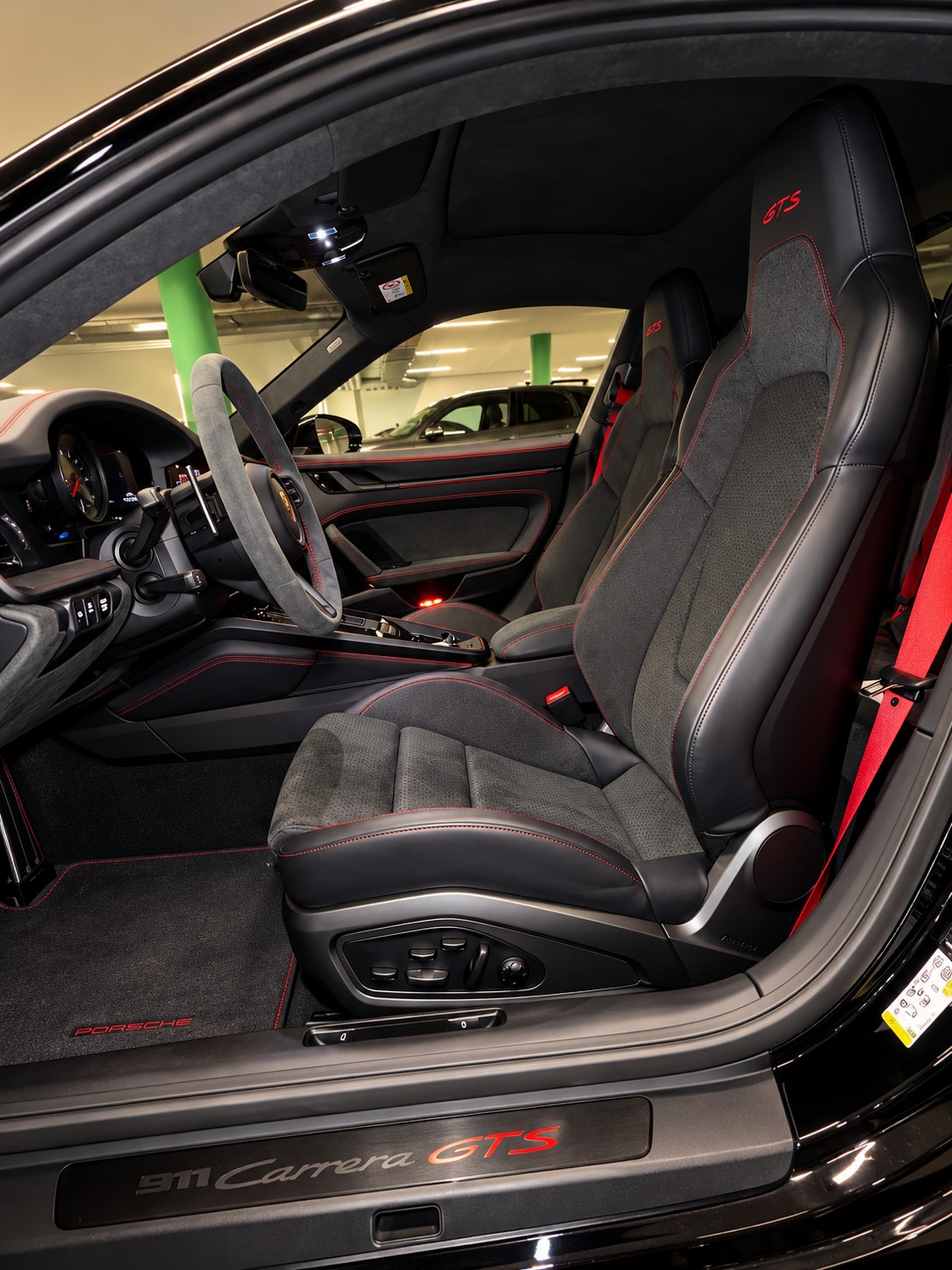 PORSCHE Carrera GTS PDK-image-2
