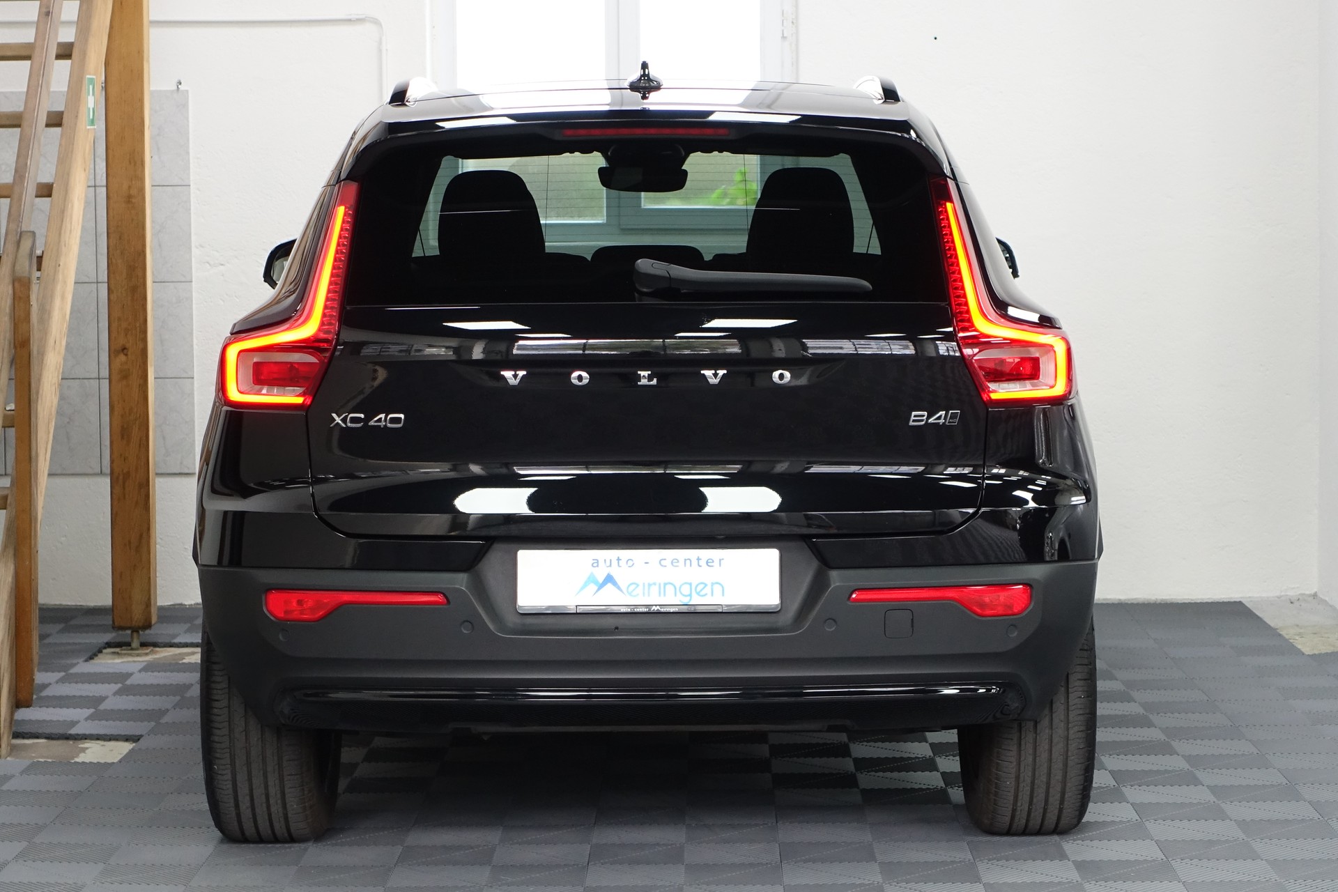 VOLVO XC40 2.0 B4 MH Ultimate Dark AWD-image-7