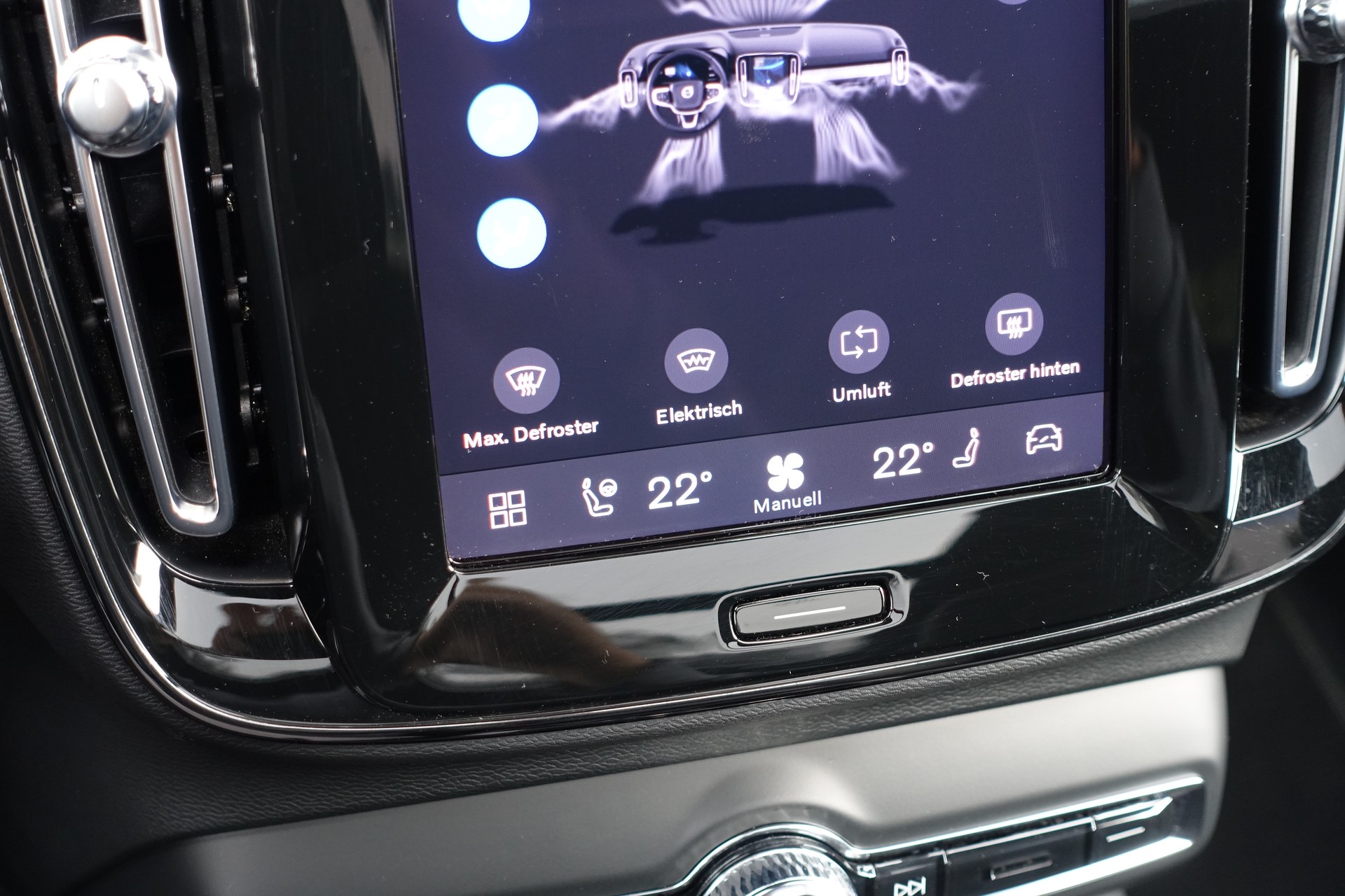 VOLVO XC40 2.0 B4 MH Ultimate Dark AWD-image-25