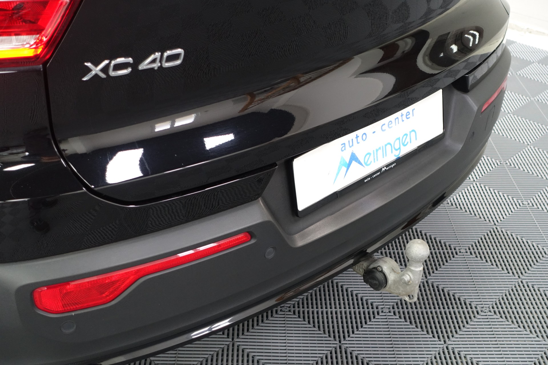 VOLVO XC40 2.0 B4 MH Ultimate Dark AWD-image-8