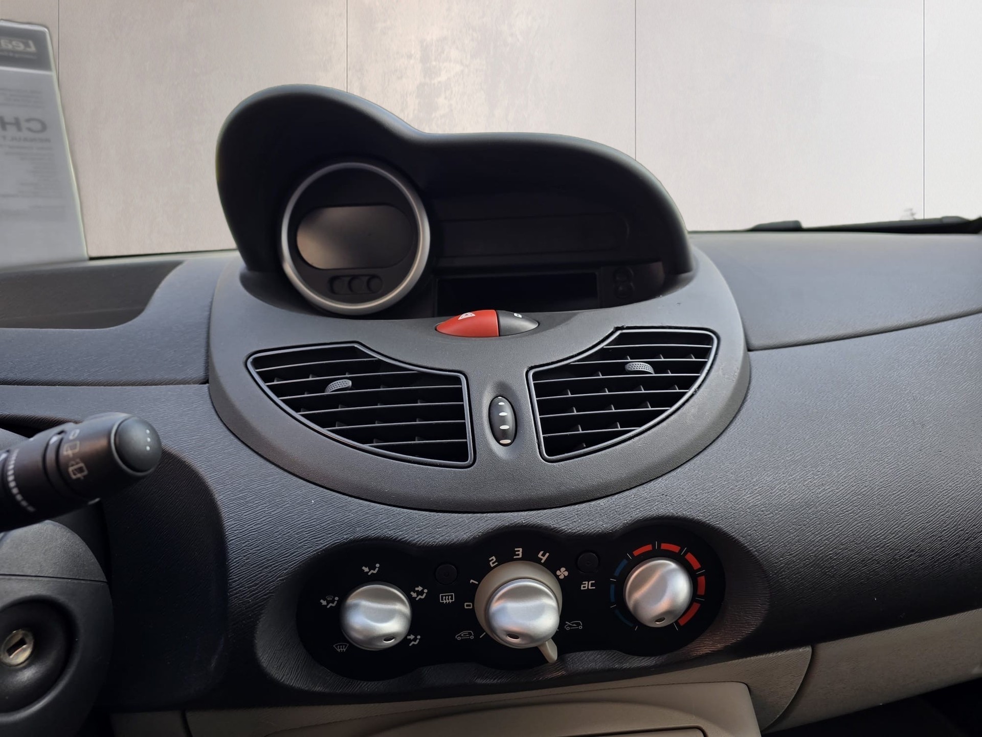 RENAULT Twingo 1.2 16V T GT-image-11