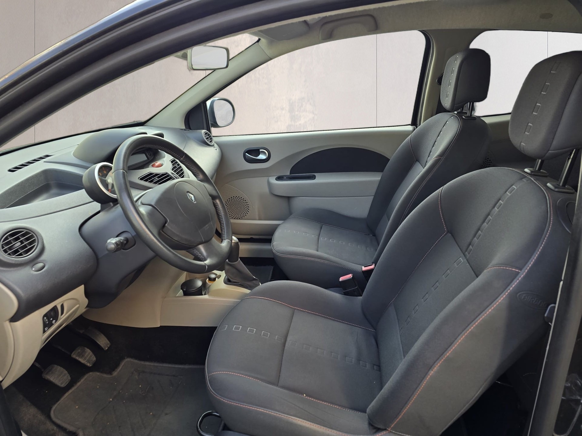 RENAULT Twingo 1.2 16V T GT-image-12