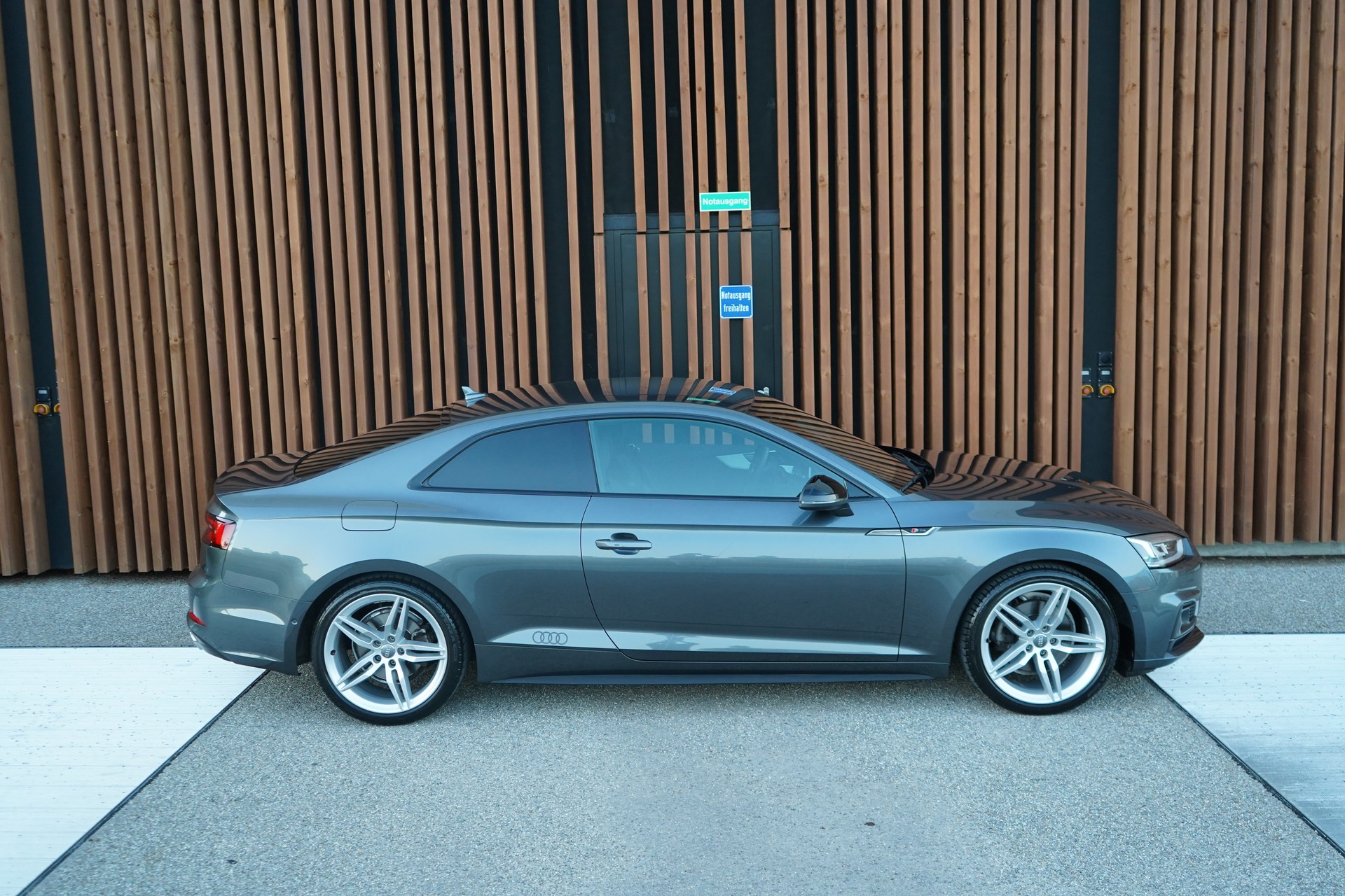 AUDI A5 COUPÉ 40 TFSI S-LINE SPORT BLACK S-TRONIC l 190 PS-image-2