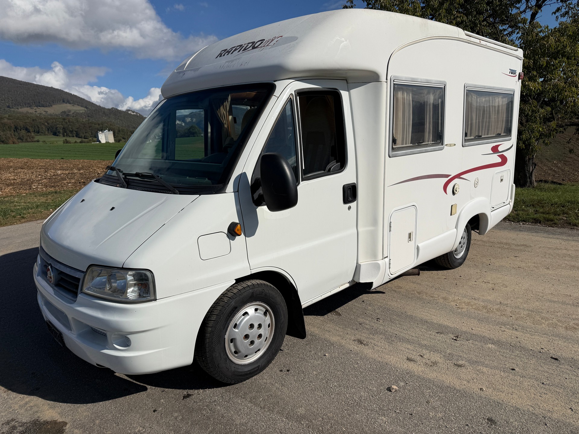 RAPIDO 709f-image-0