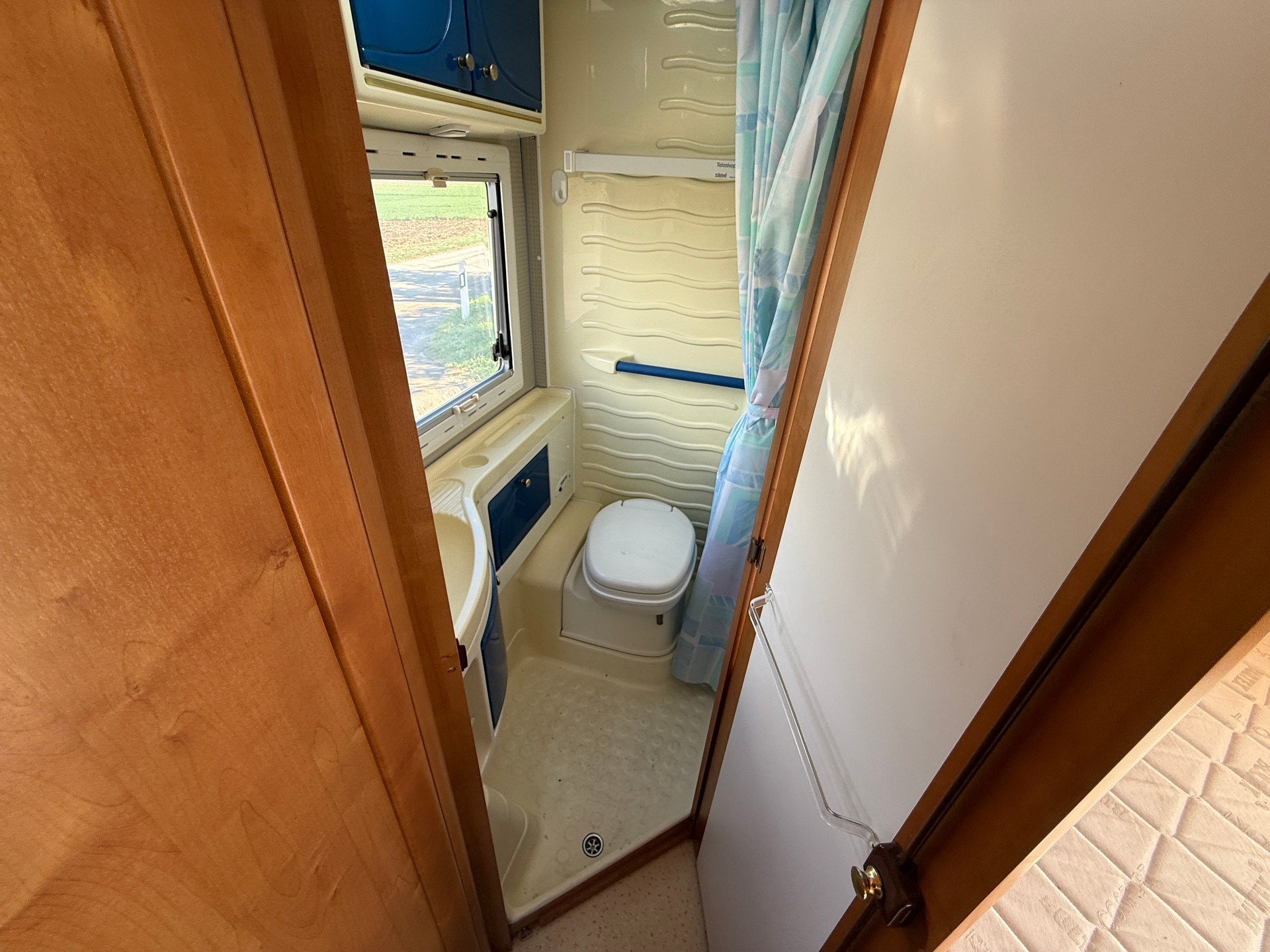 RAPIDO 709f-image-9