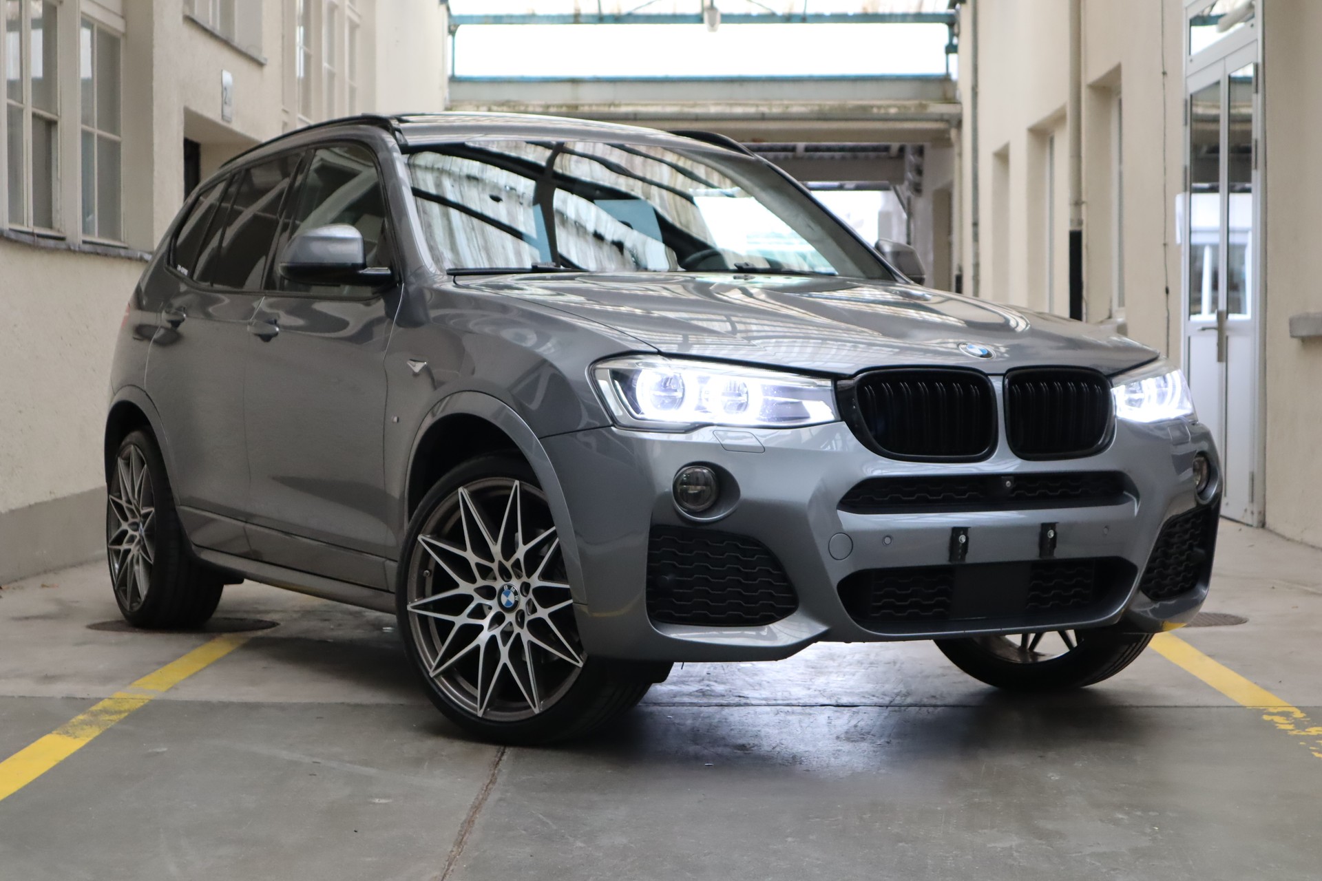 BMW X3 xDrive 28i M Sport Steptronic-image-0