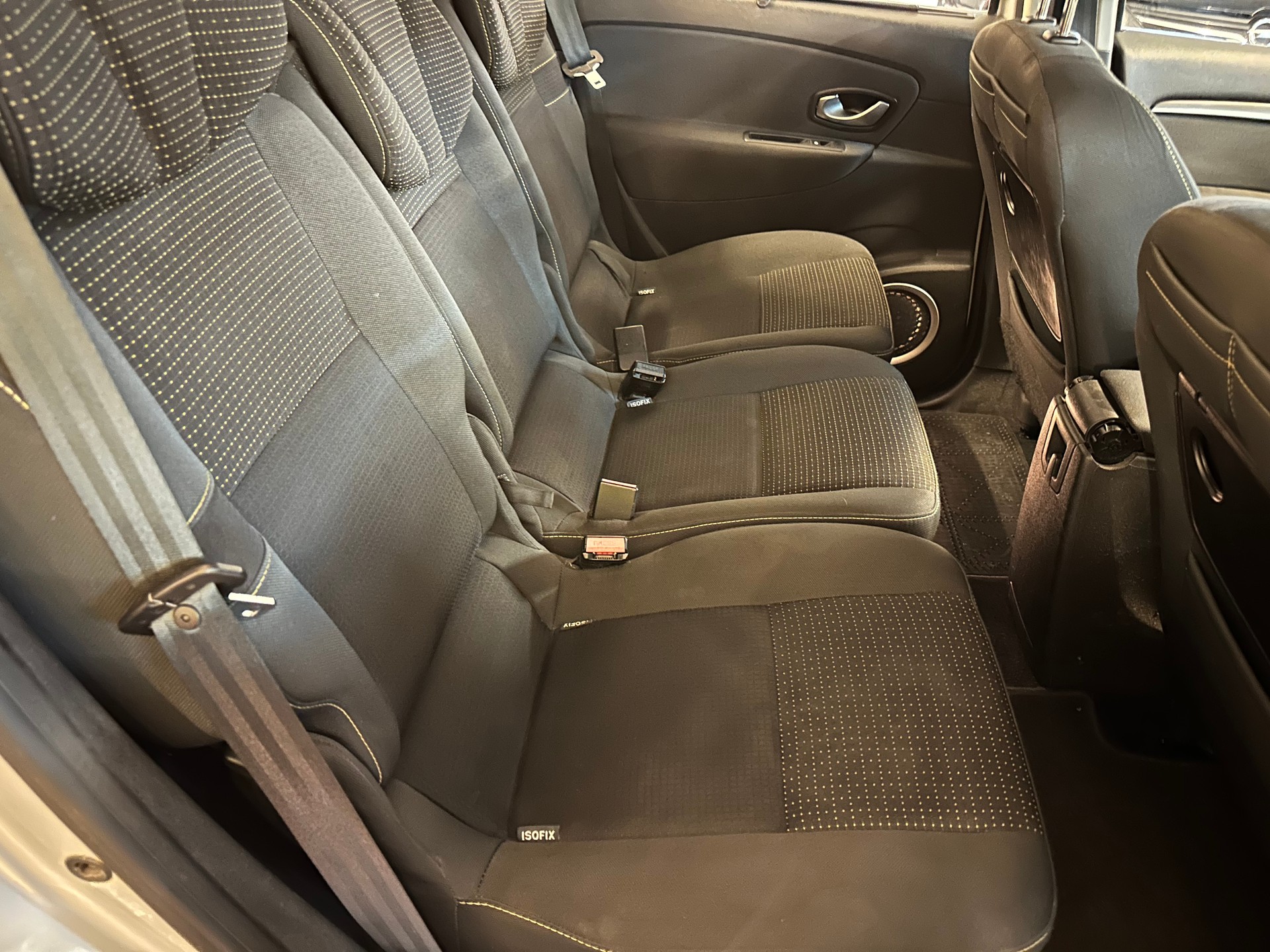 RENAULT Scénic 2.0 16V Dynamique X-Tronic CVT-image-8