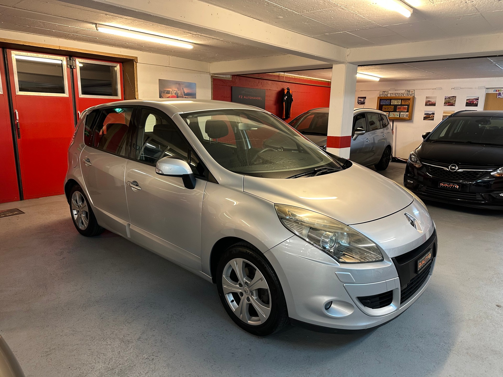 RENAULT Scénic 2.0 16V Dynamique X-Tronic CVT-image-1