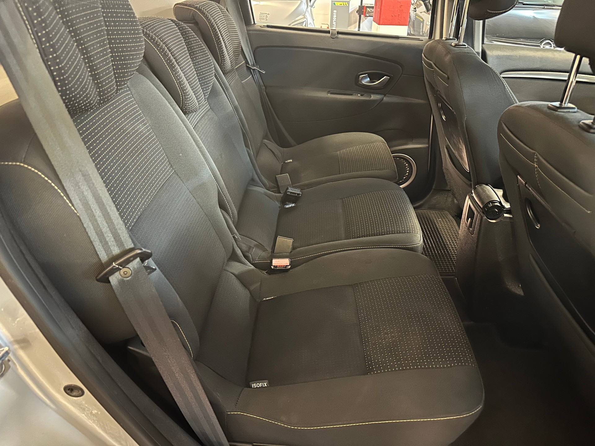 RENAULT Scénic 2.0 16V Dynamique X-Tronic CVT-image-8