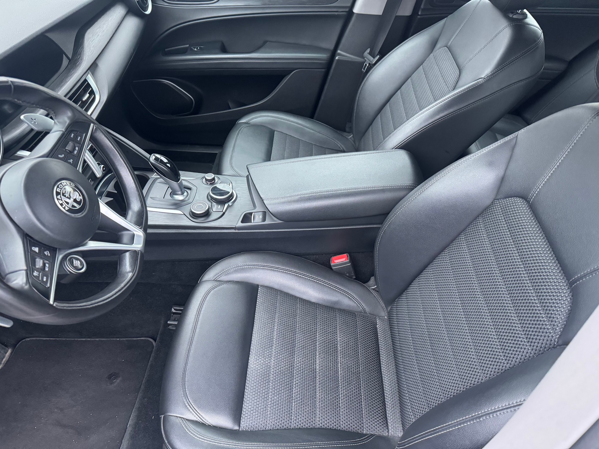 ALFA ROMEO Stelvio 2.2 JTDM Executive Q4 Automatic-image-7