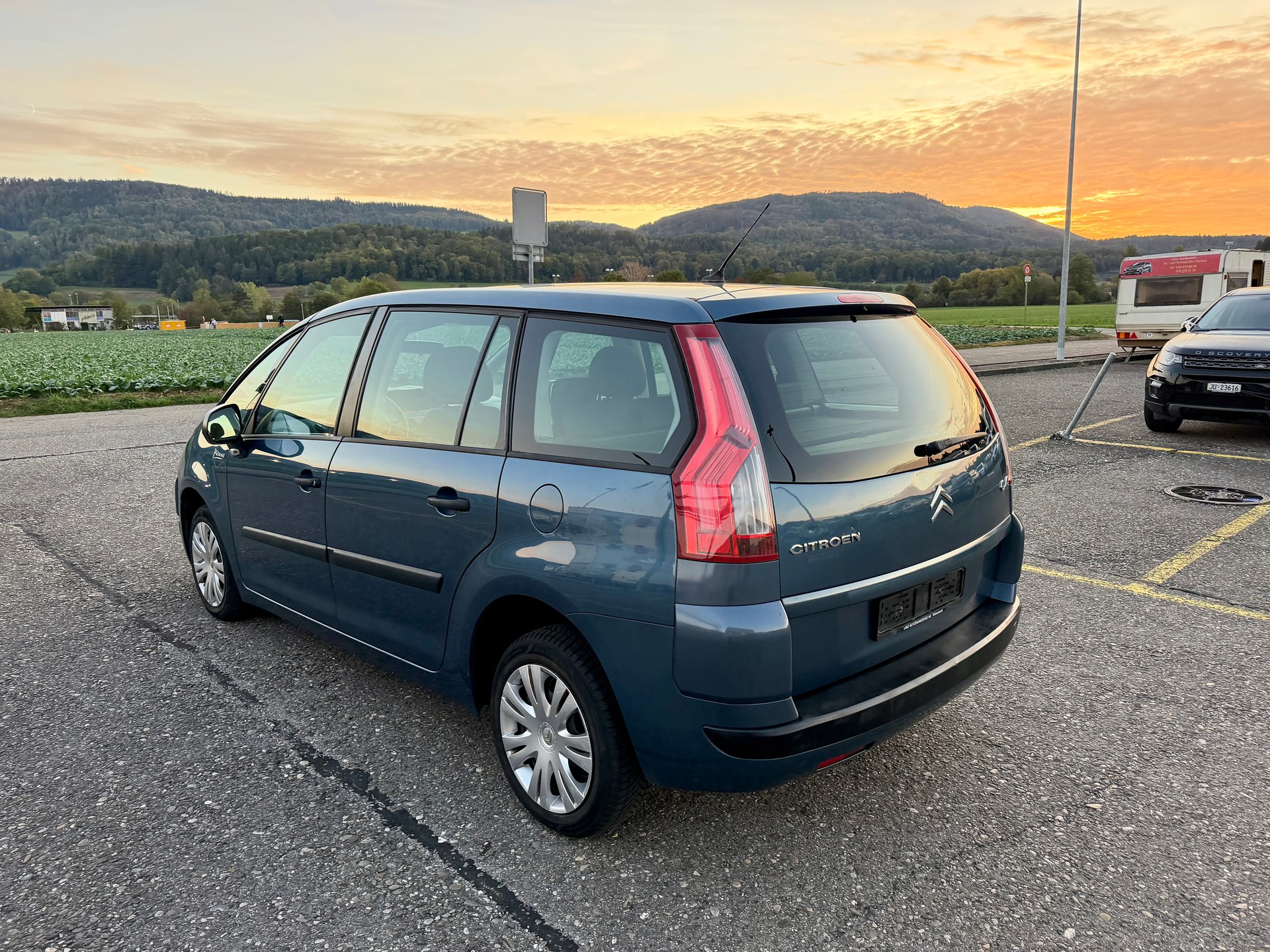 CITROEN Grand C4 Picasso 1.6i 16V Essentiel-image-4