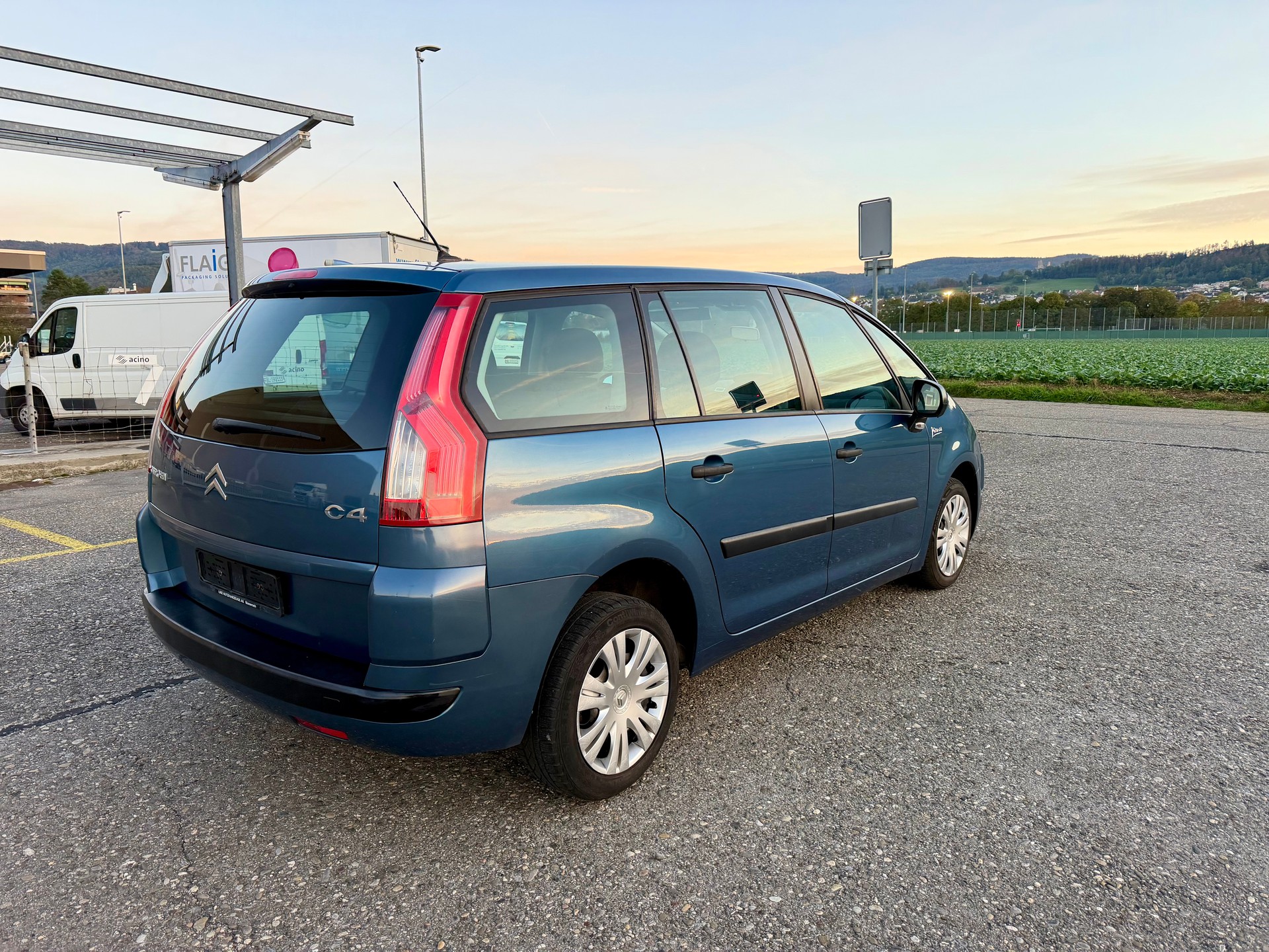 CITROEN Grand C4 Picasso 1.6i 16V Essentiel-image-3